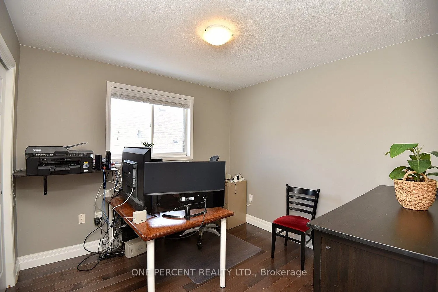 Photo 19 of 552 Southridge Drive, Hamilton, Mountview — HOMEH