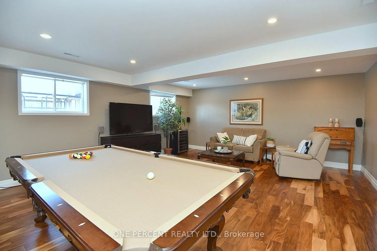 Photo 22 of 552 Southridge Drive, Hamilton, Mountview — HOMEH