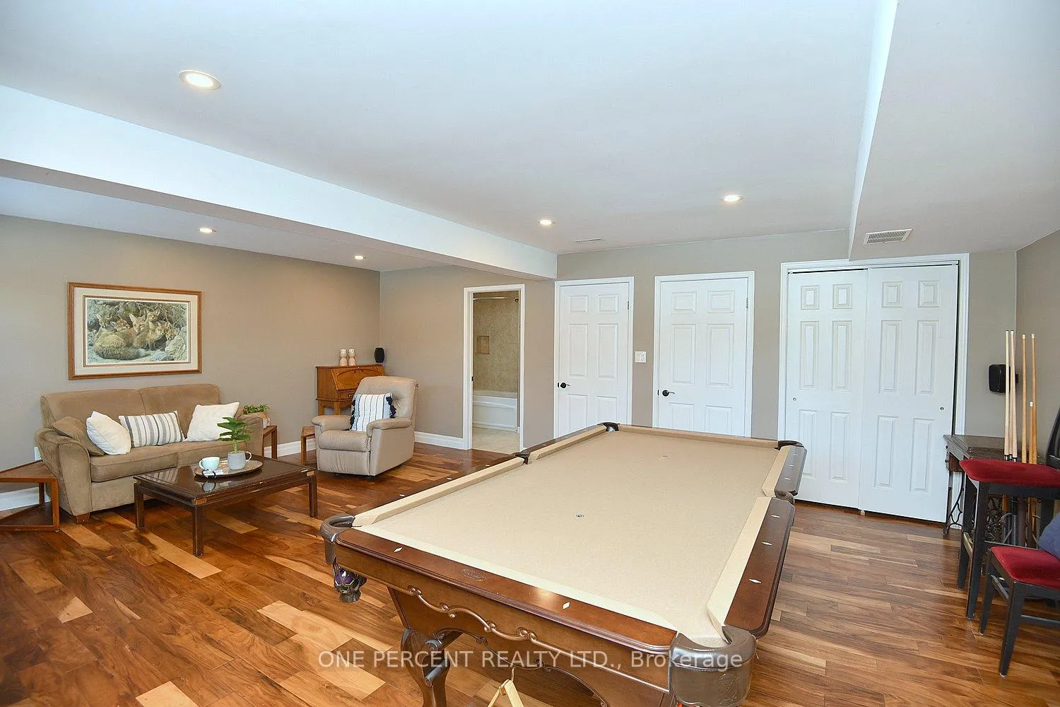 Photo 24 of 552 Southridge Drive, Hamilton, Mountview — HOMEH