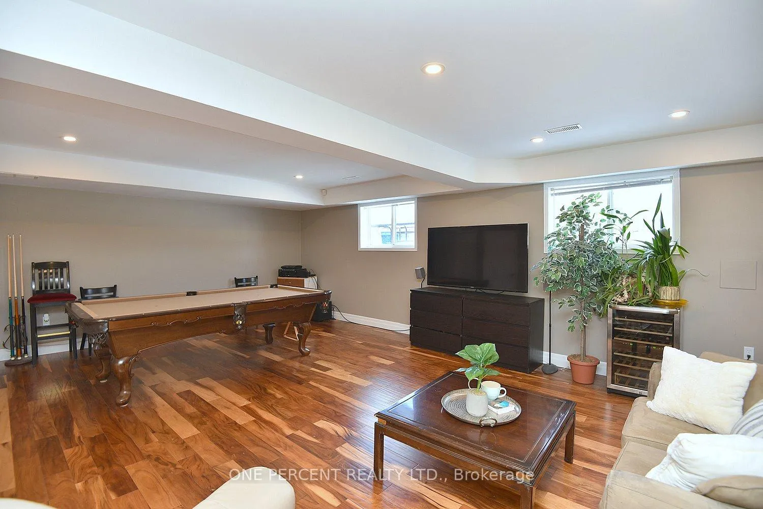 Photo 25 of 552 Southridge Drive, Hamilton, Mountview — HOMEH