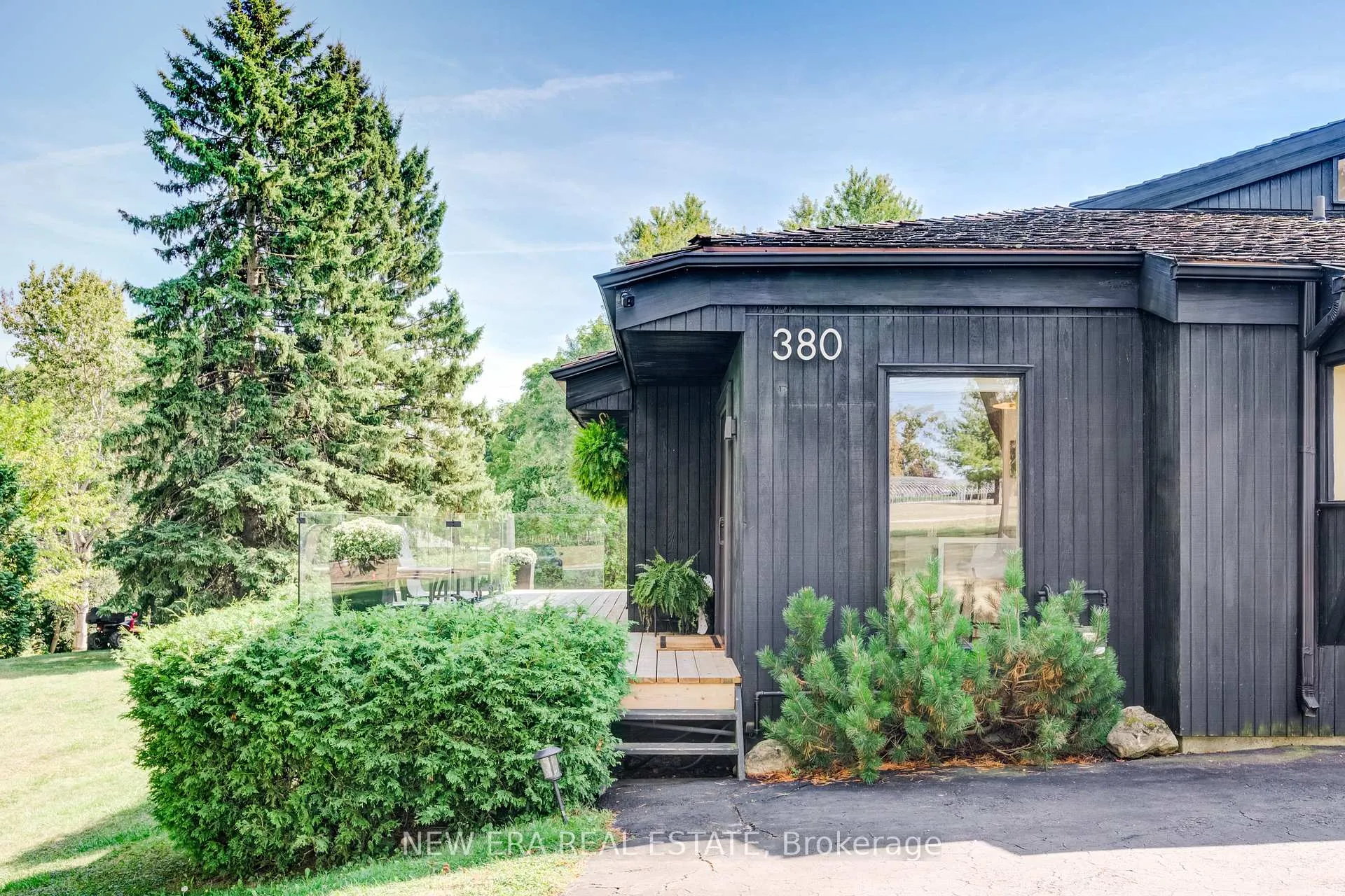 Photo 2 of 380 Parkside Drive, Hamilton, Waterdown — HOMEH