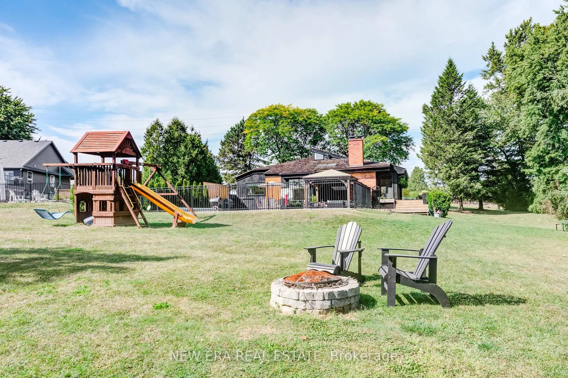 Photo 5 of 380 Parkside Drive, Hamilton, Waterdown — HOMEH