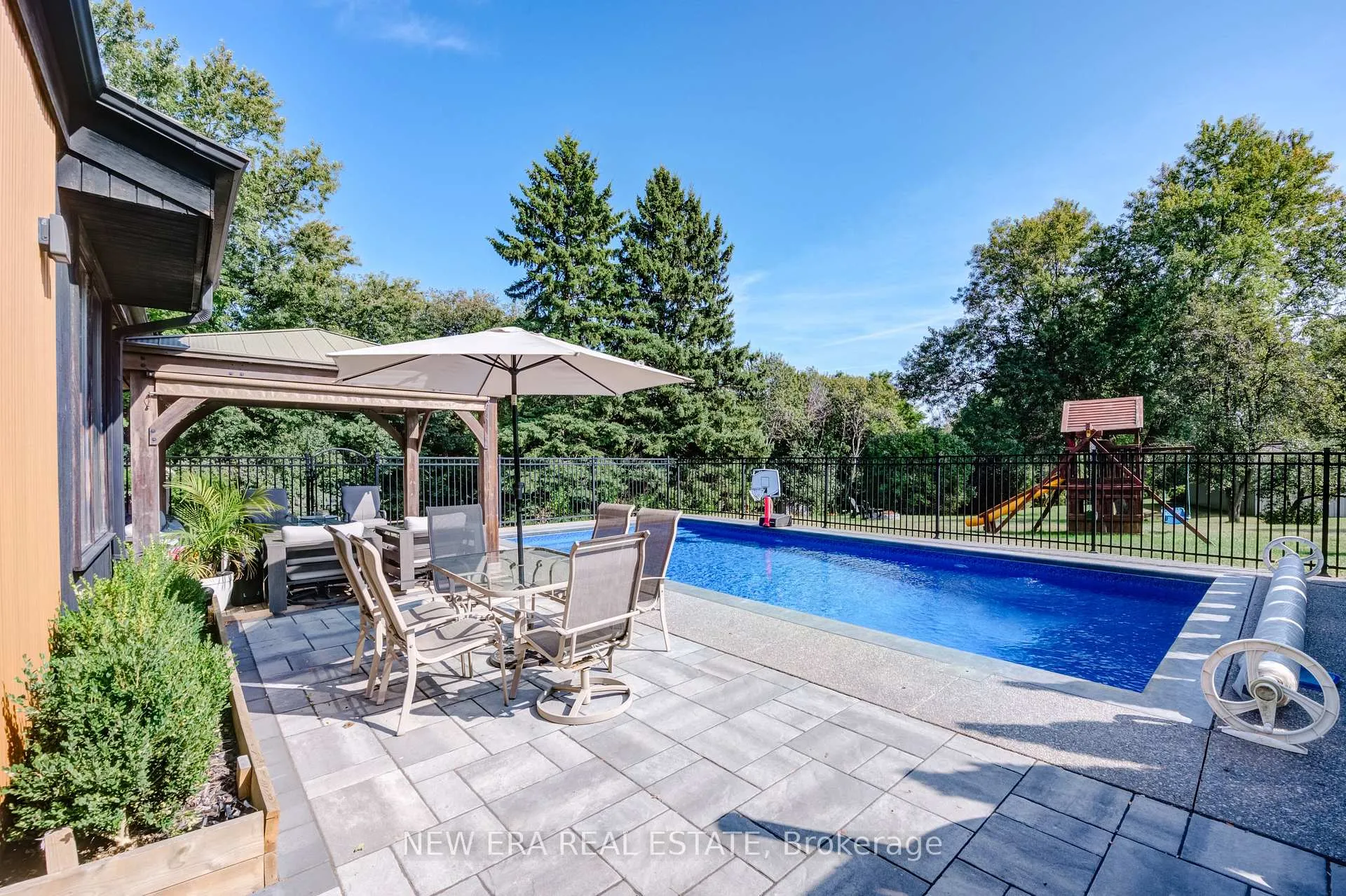 Photo 9 of 380 Parkside Drive, Hamilton, Waterdown — HOMEH