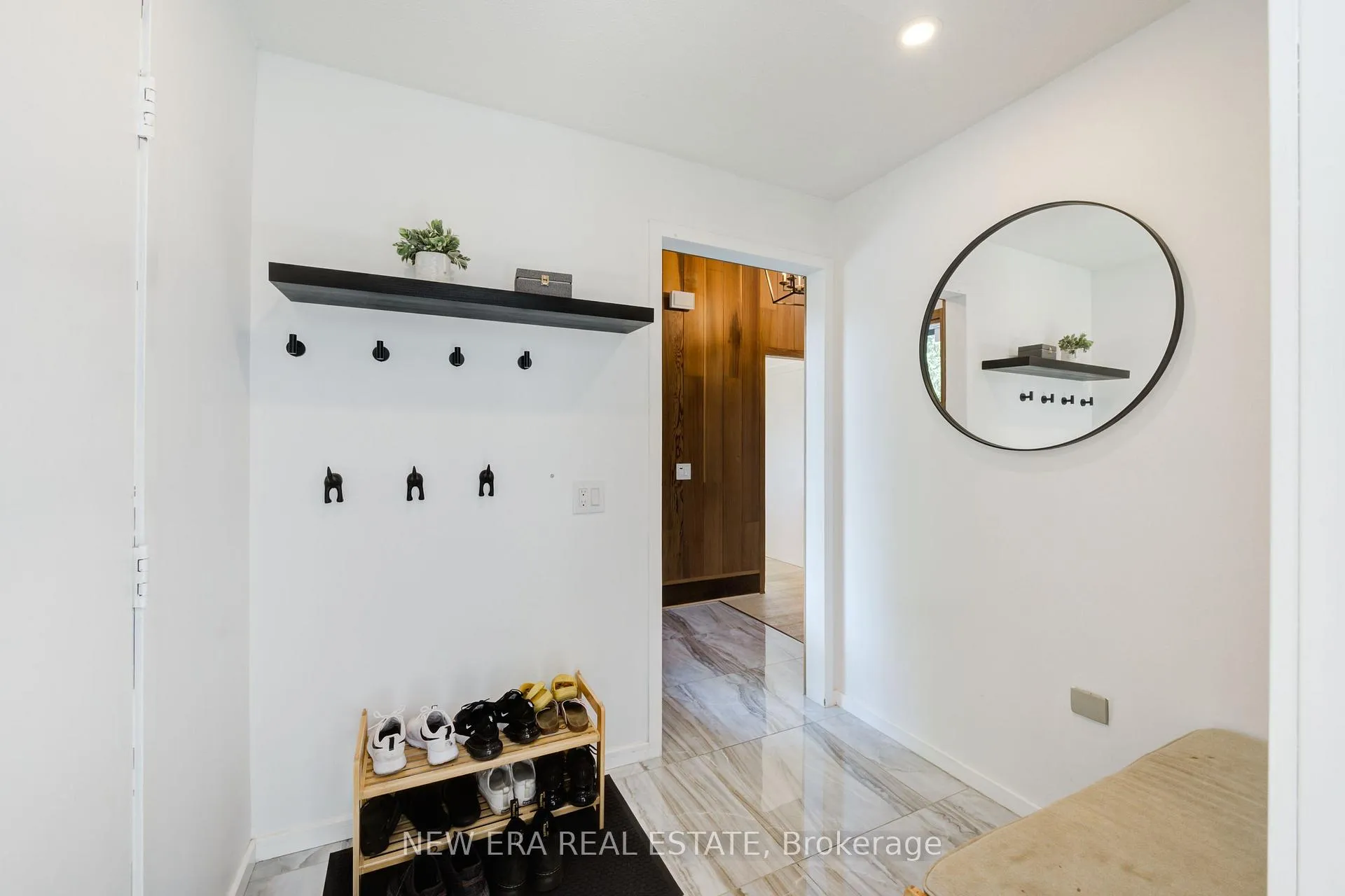Photo 13 of 380 Parkside Drive, Hamilton, Waterdown — HOMEH