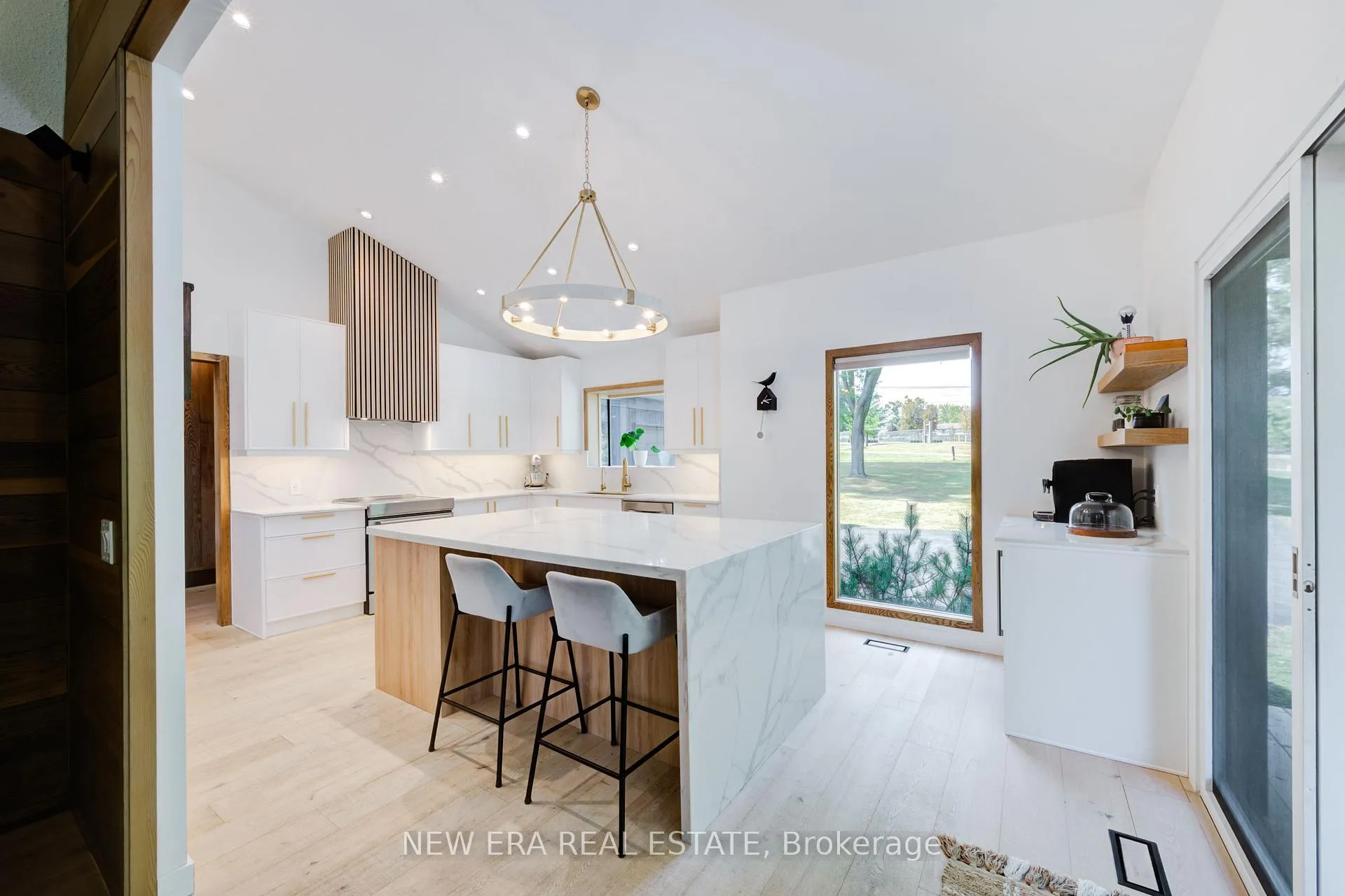 Photo 18 of 380 Parkside Drive, Hamilton, Waterdown — HOMEH