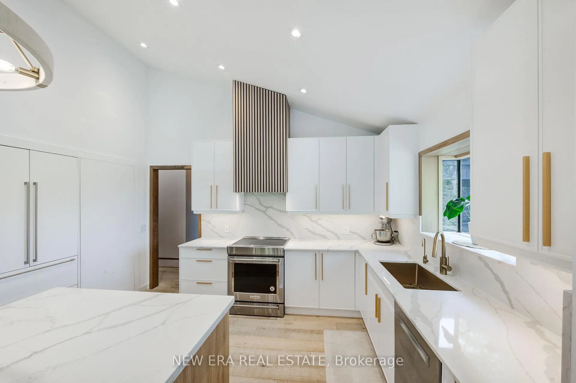 Photo 19 of 380 Parkside Drive, Hamilton, Waterdown — HOMEH