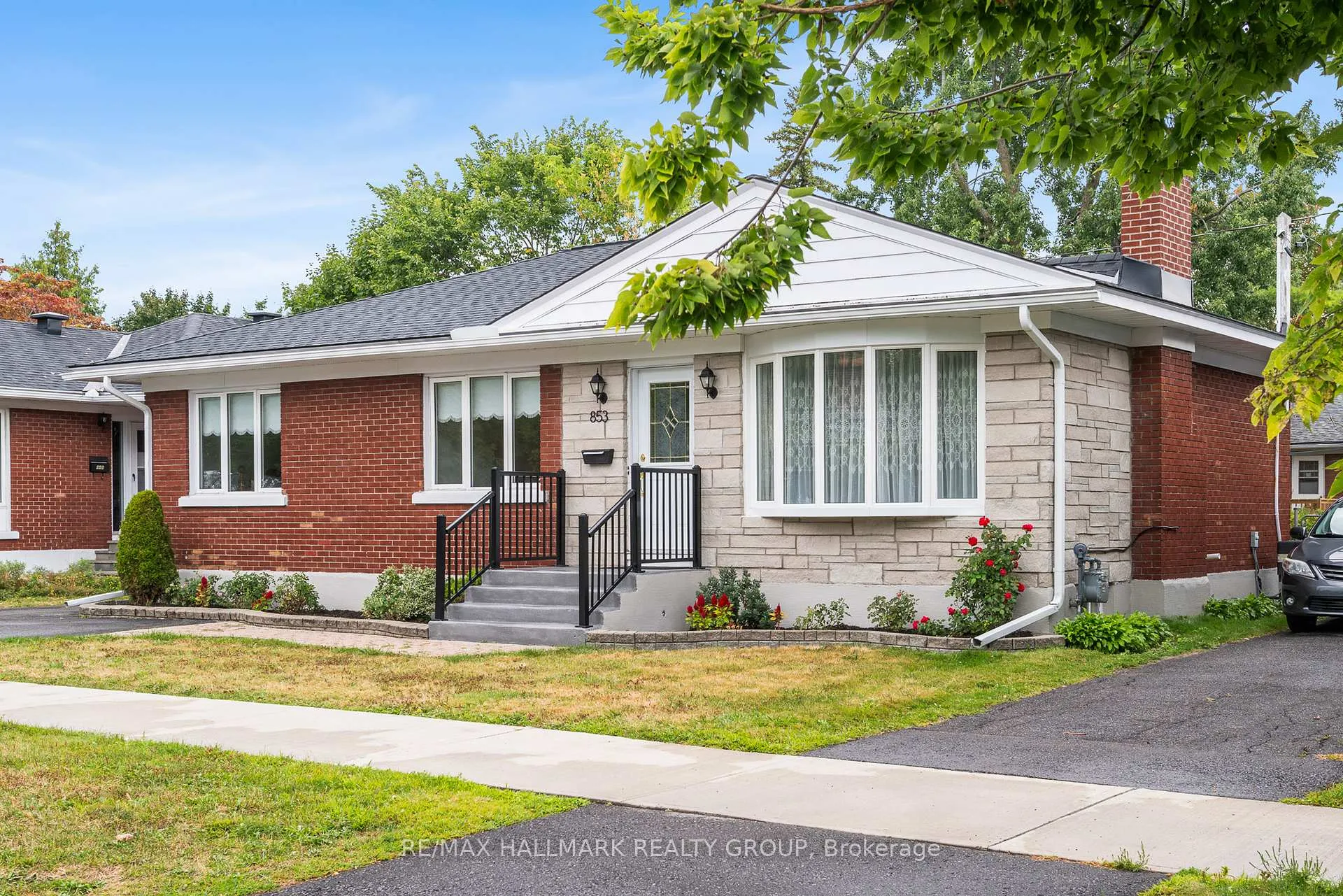 Photo 1 of 853 Chapman Boulevard, Ottawa, Elmvale Acres — HOMEH
