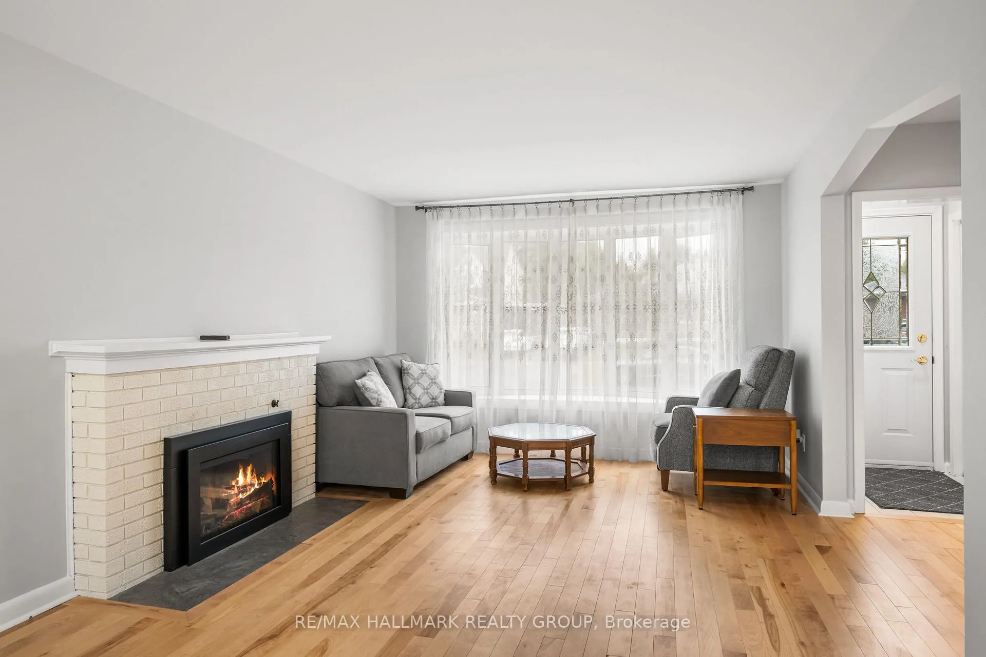 Photo 5 of 853 Chapman Boulevard, Ottawa, Elmvale Acres — HOMEH
