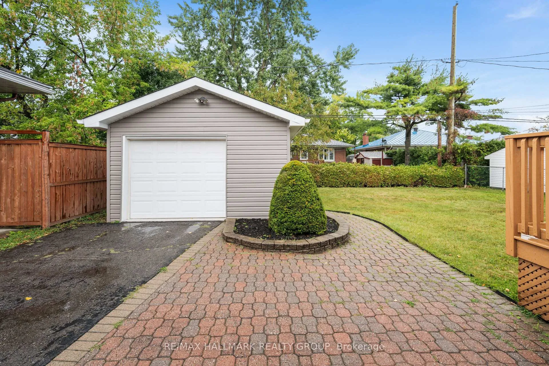 Photo 20 of 853 Chapman Boulevard, Ottawa, Elmvale Acres — HOMEH