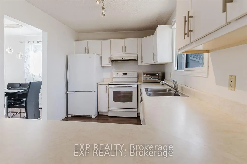 Photo 9 of 4 Parklane Court, Ottawa, Blackburn Hamlet — HOMEH