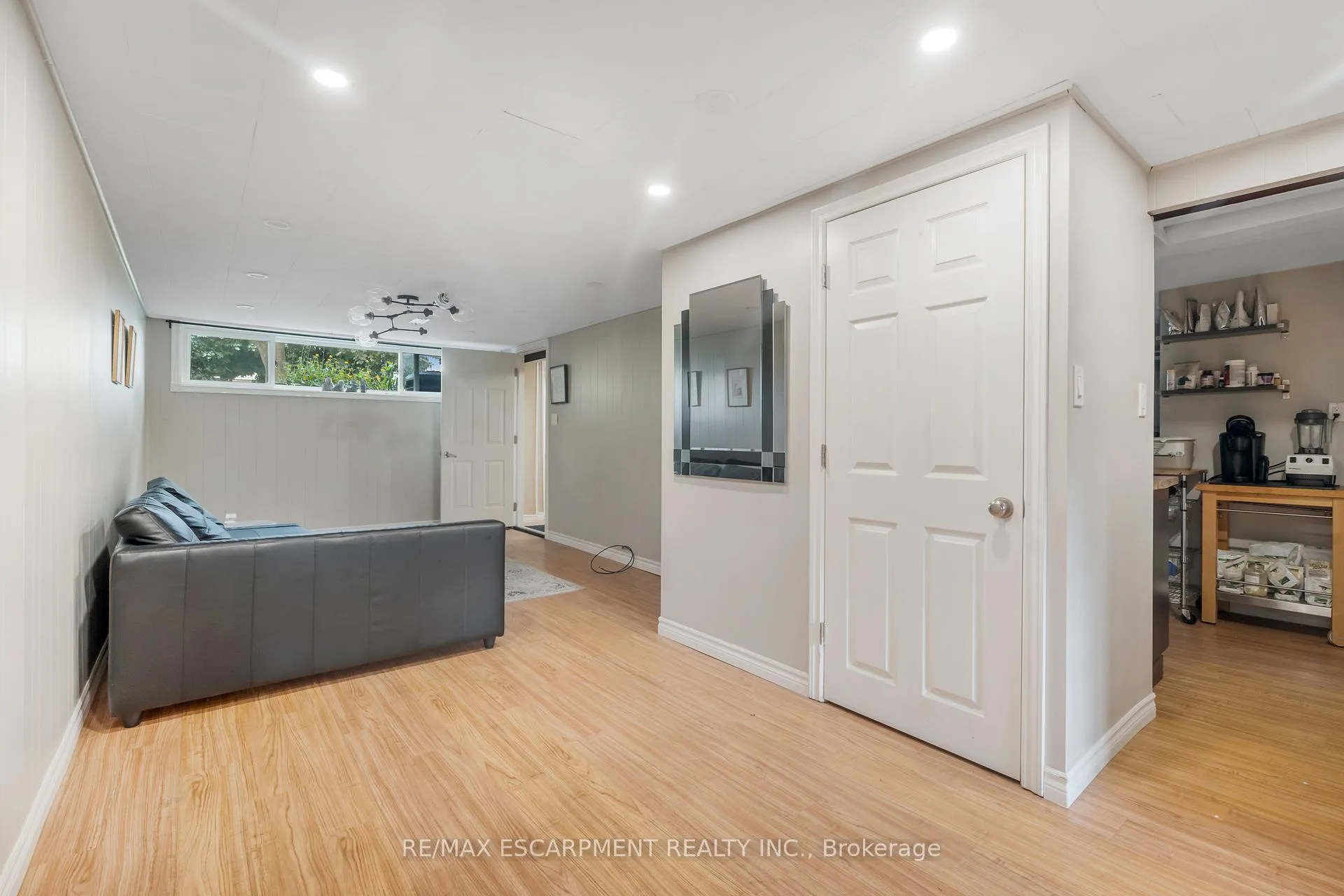 Photo 15 of 253 West 33rd Street, Hamilton, Westcliffe — HOMEH
