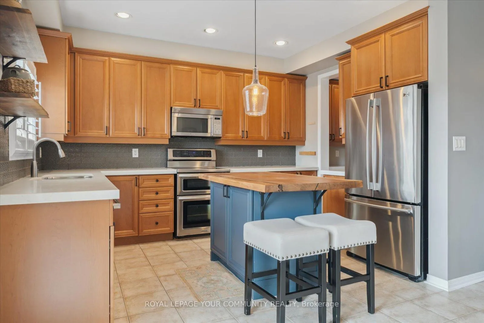 Photo 14 of 118 Chapman Court, Aurora, Aurora Grove — HOMEH