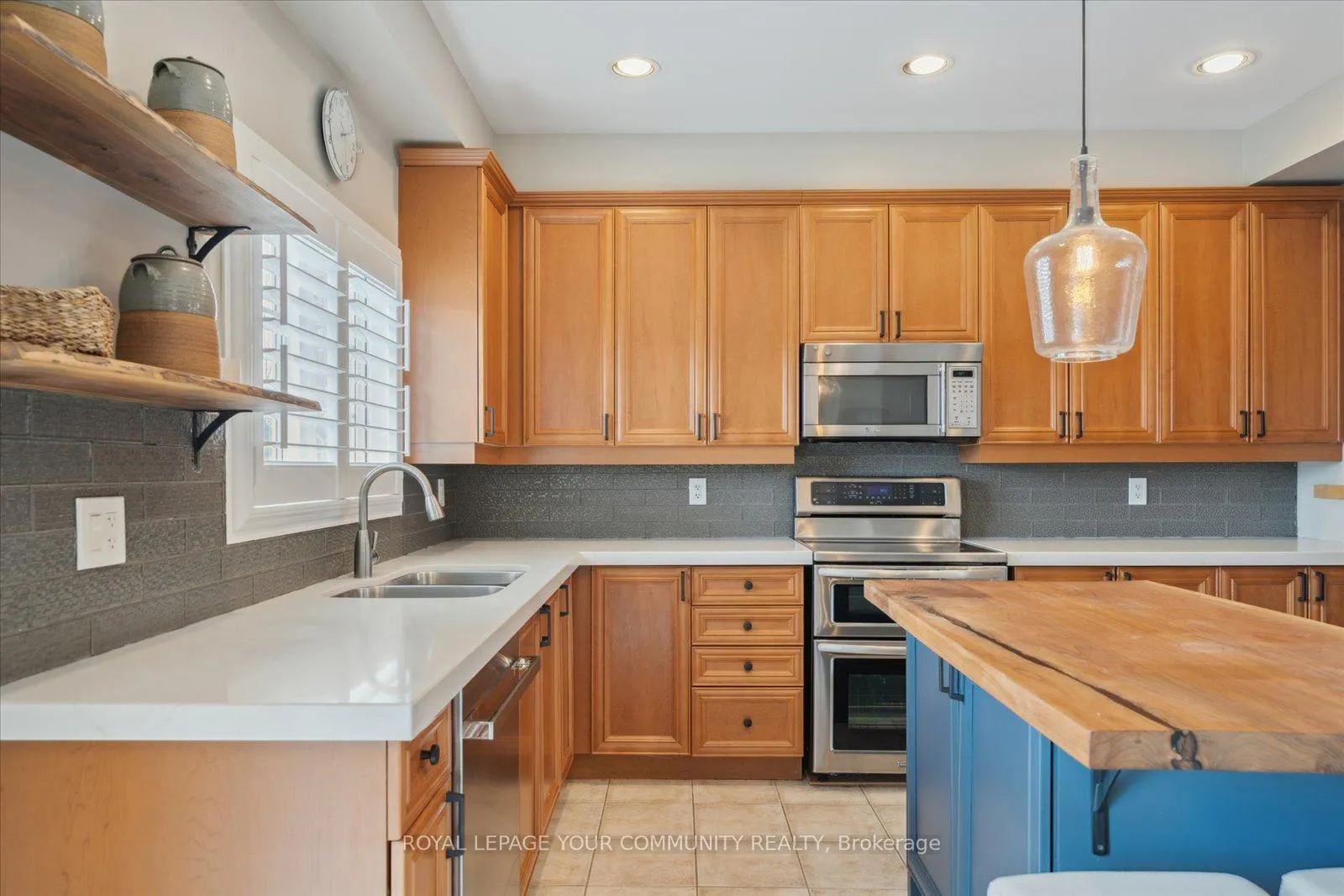 Photo 15 of 118 Chapman Court, Aurora, Aurora Grove — HOMEH