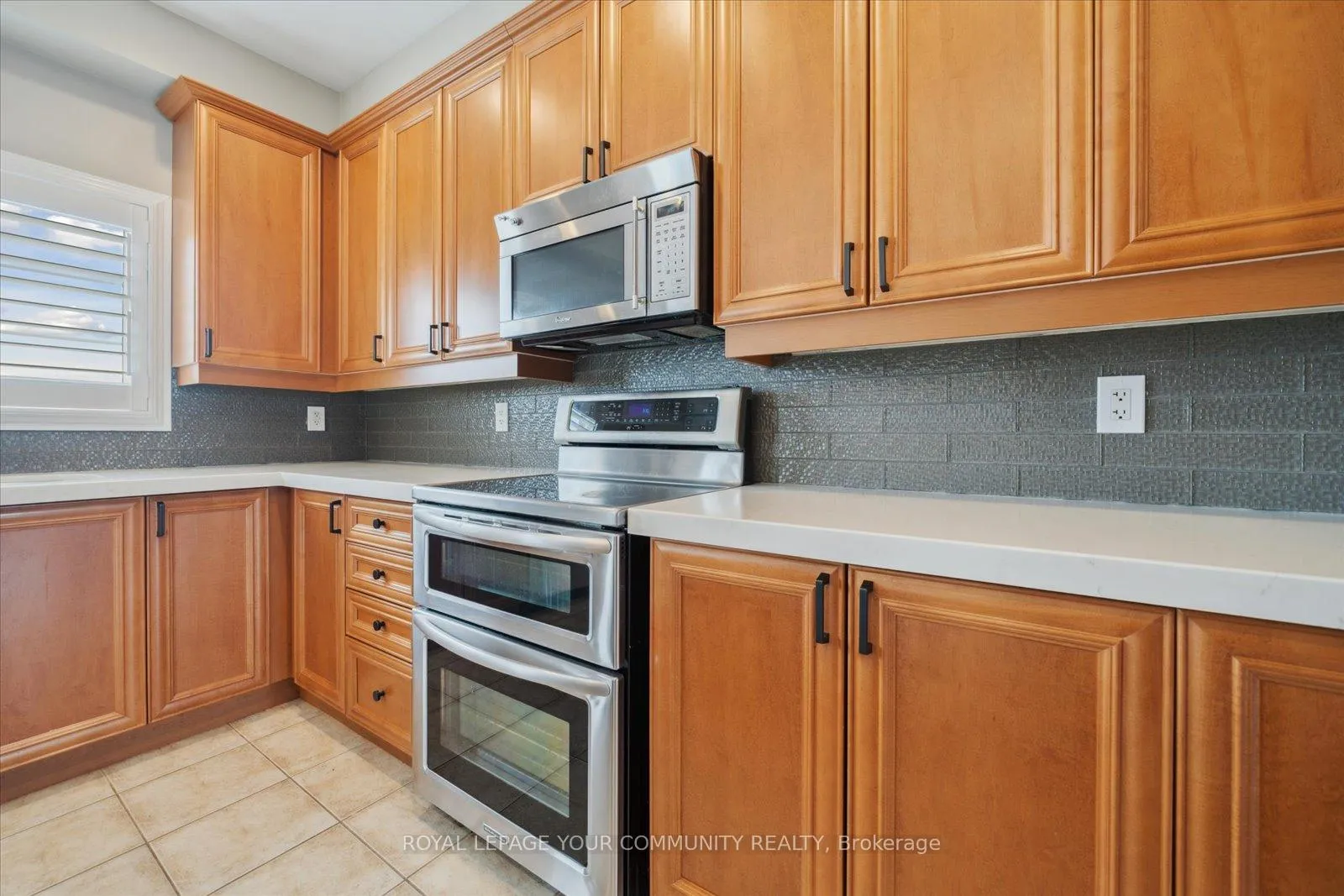 Photo 17 of 118 Chapman Court, Aurora, Aurora Grove — HOMEH