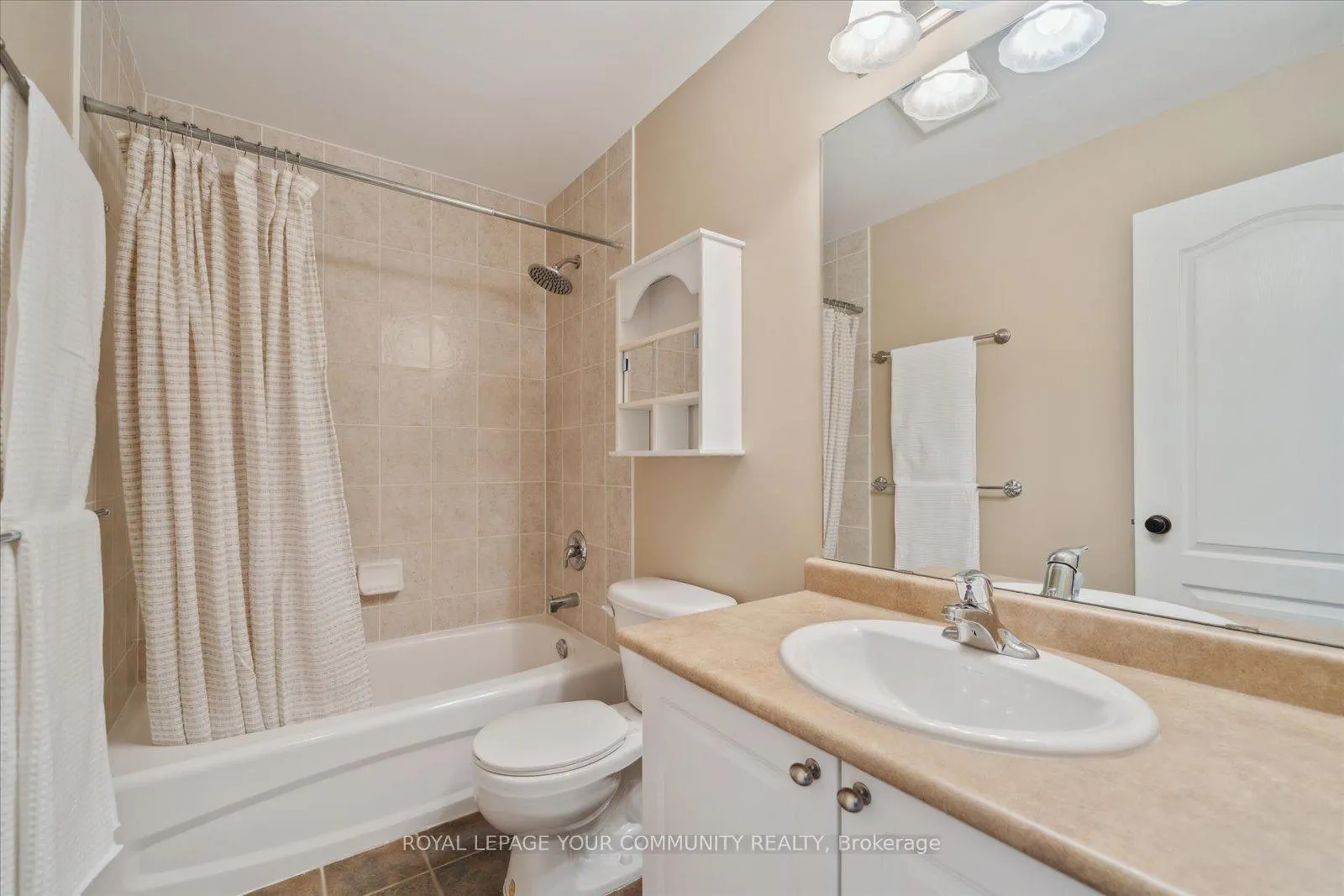 Photo 36 of 118 Chapman Court, Aurora, Aurora Grove — HOMEH