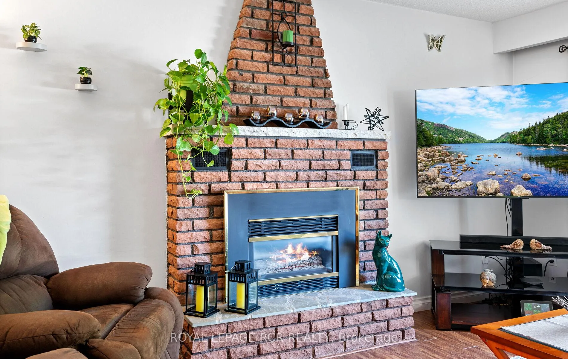 Photo 11 of 127 Jane Street, Shelburne — HOMEH