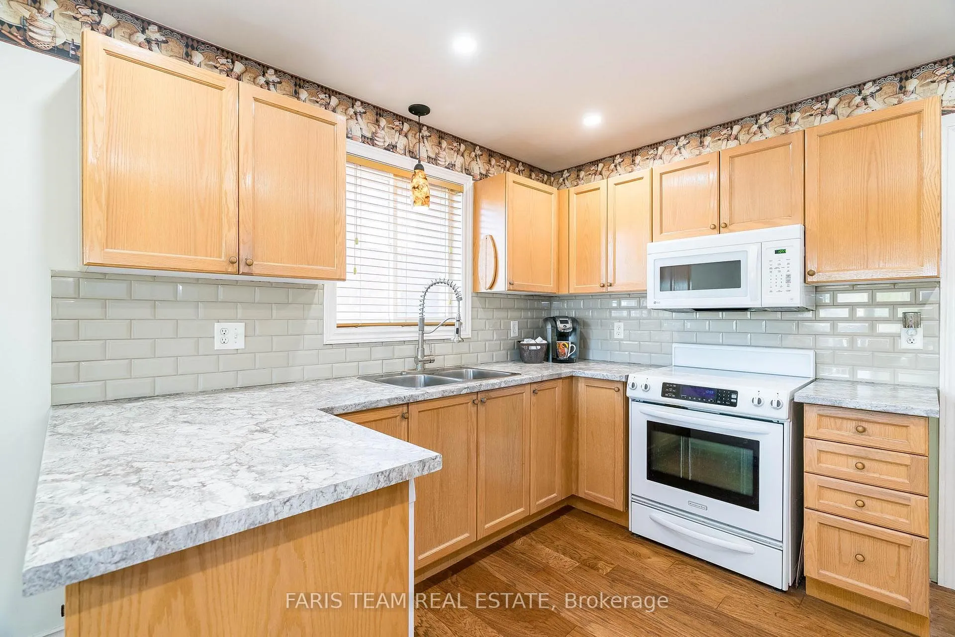 Photo 4 of 4 Marjoy Avenue, Barrie, 400 North — HOMEH