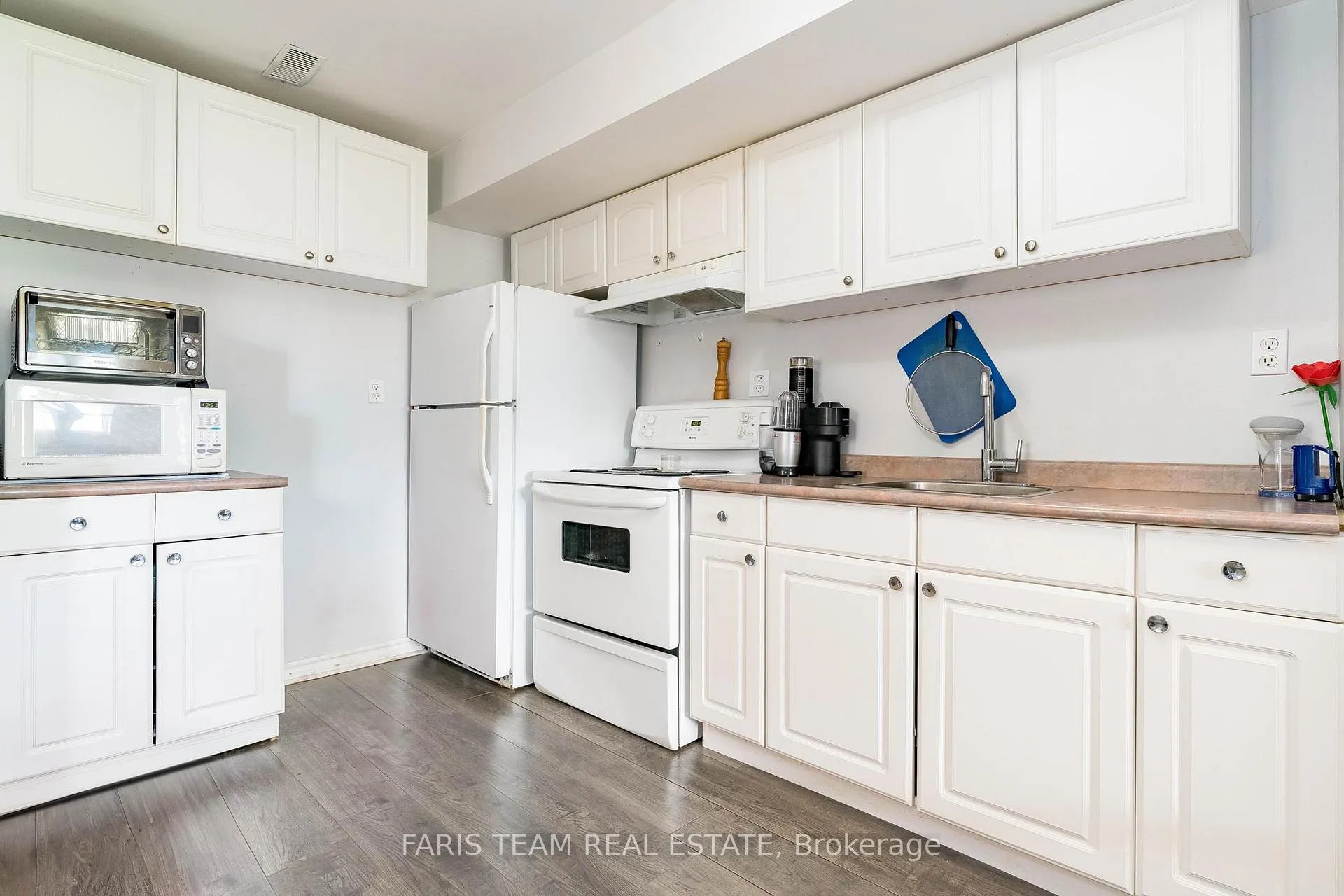 Photo 17 of 4 Marjoy Avenue, Barrie, 400 North — HOMEH