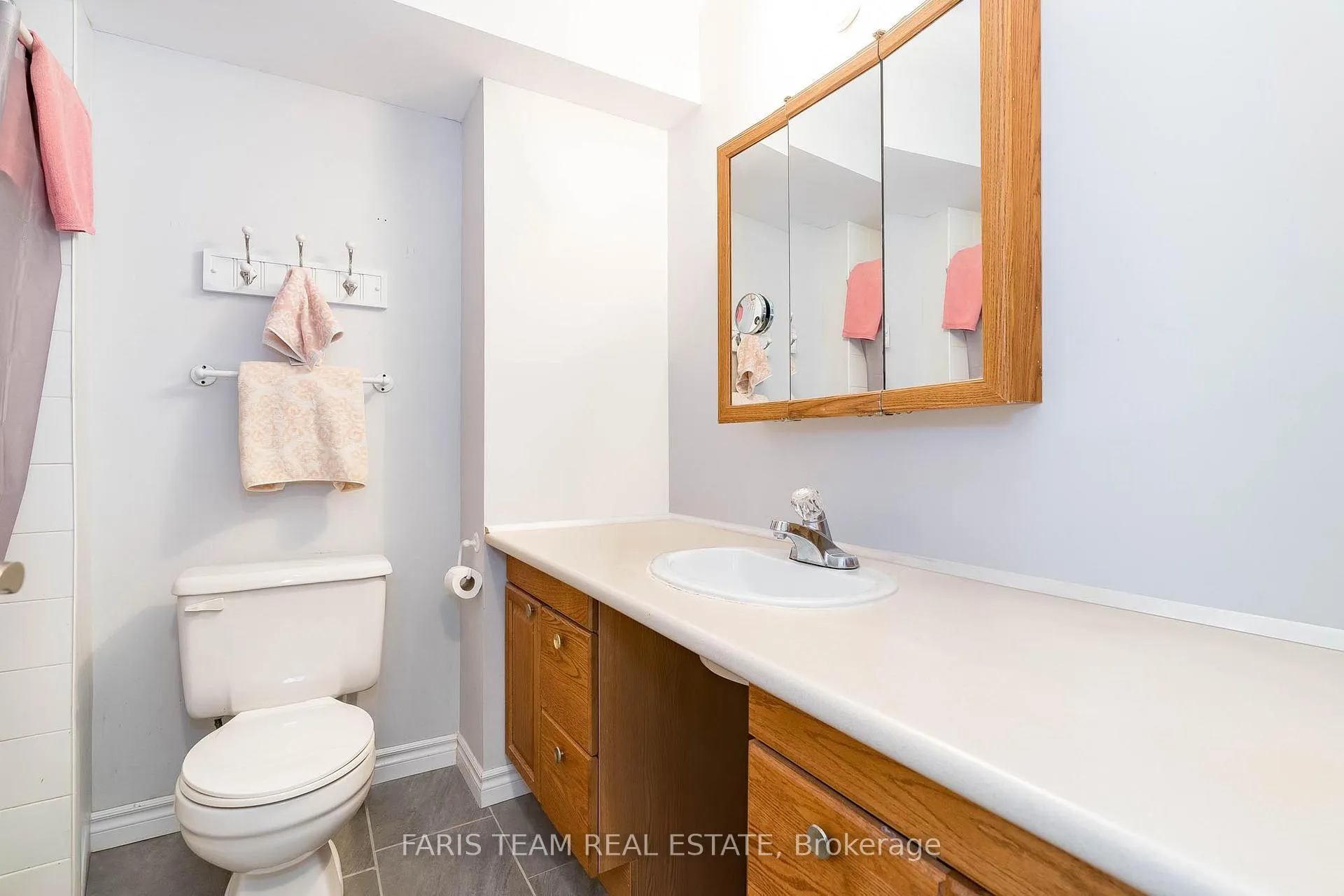 Photo 21 of 4 Marjoy Avenue, Barrie, 400 North — HOMEH