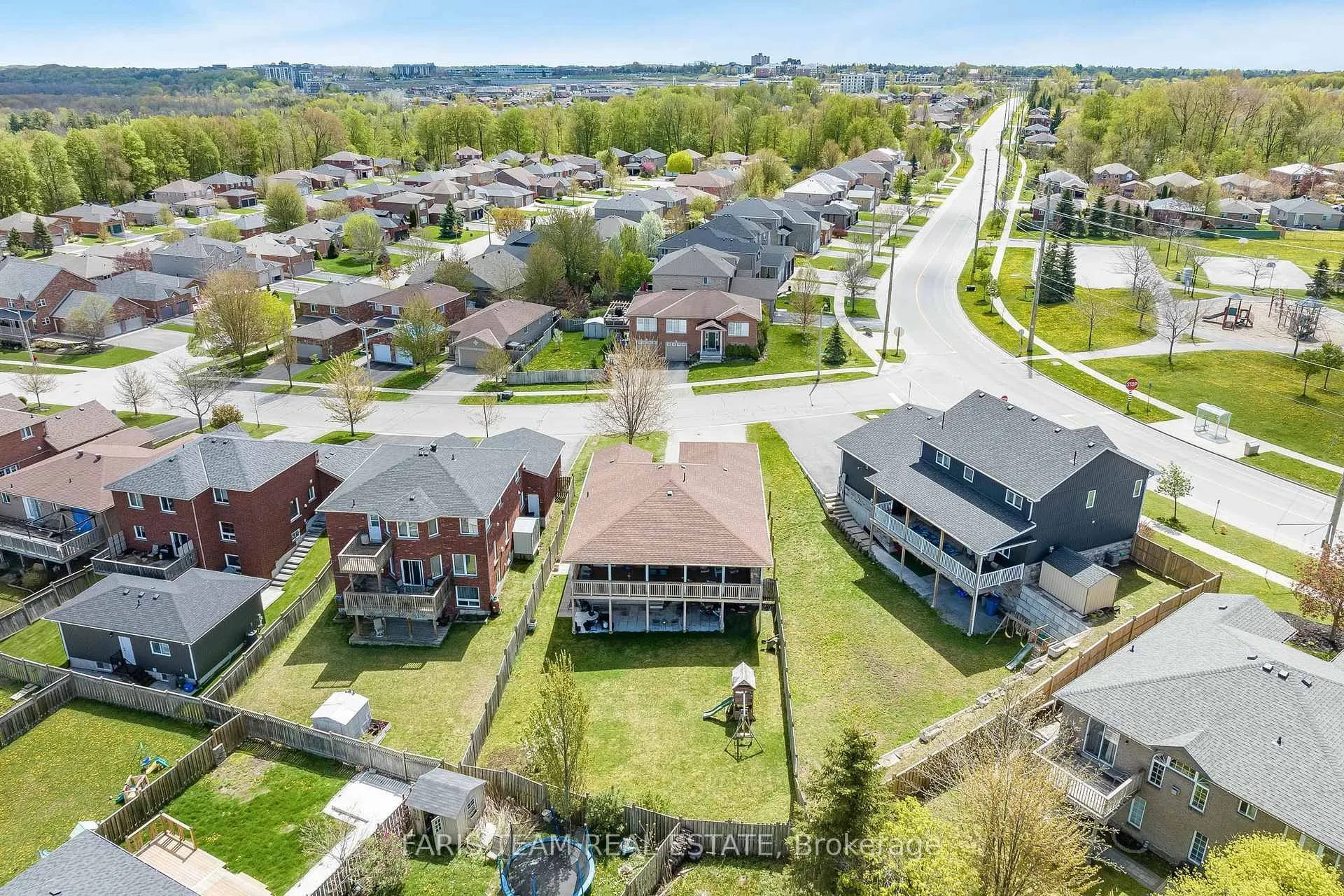 Photo 27 of 4 Marjoy Avenue, Barrie, 400 North — HOMEH