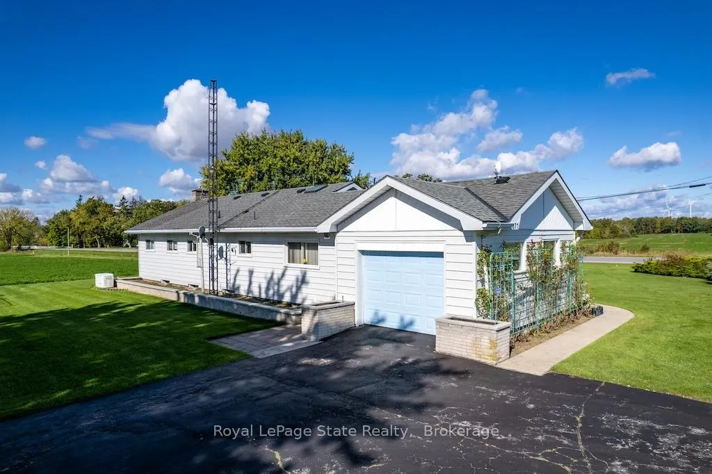 Photo 3 of 371 Brooklin Road, Haldimand — HOMEH