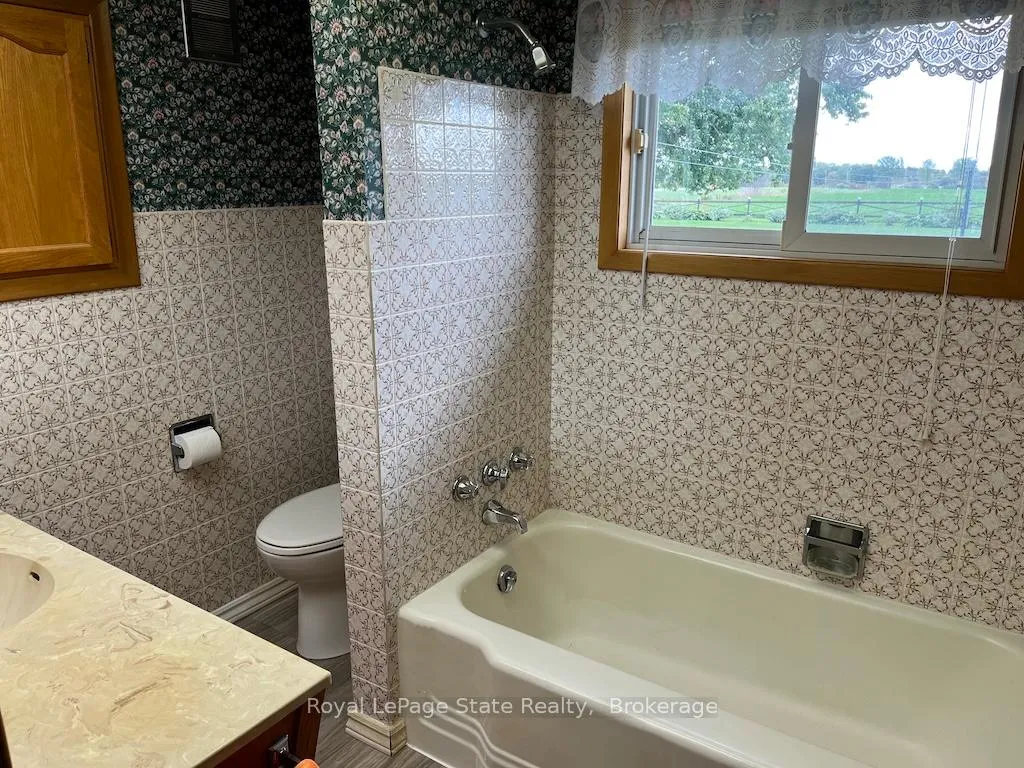 Photo 23 of 371 Brooklin Road, Haldimand — HOMEH