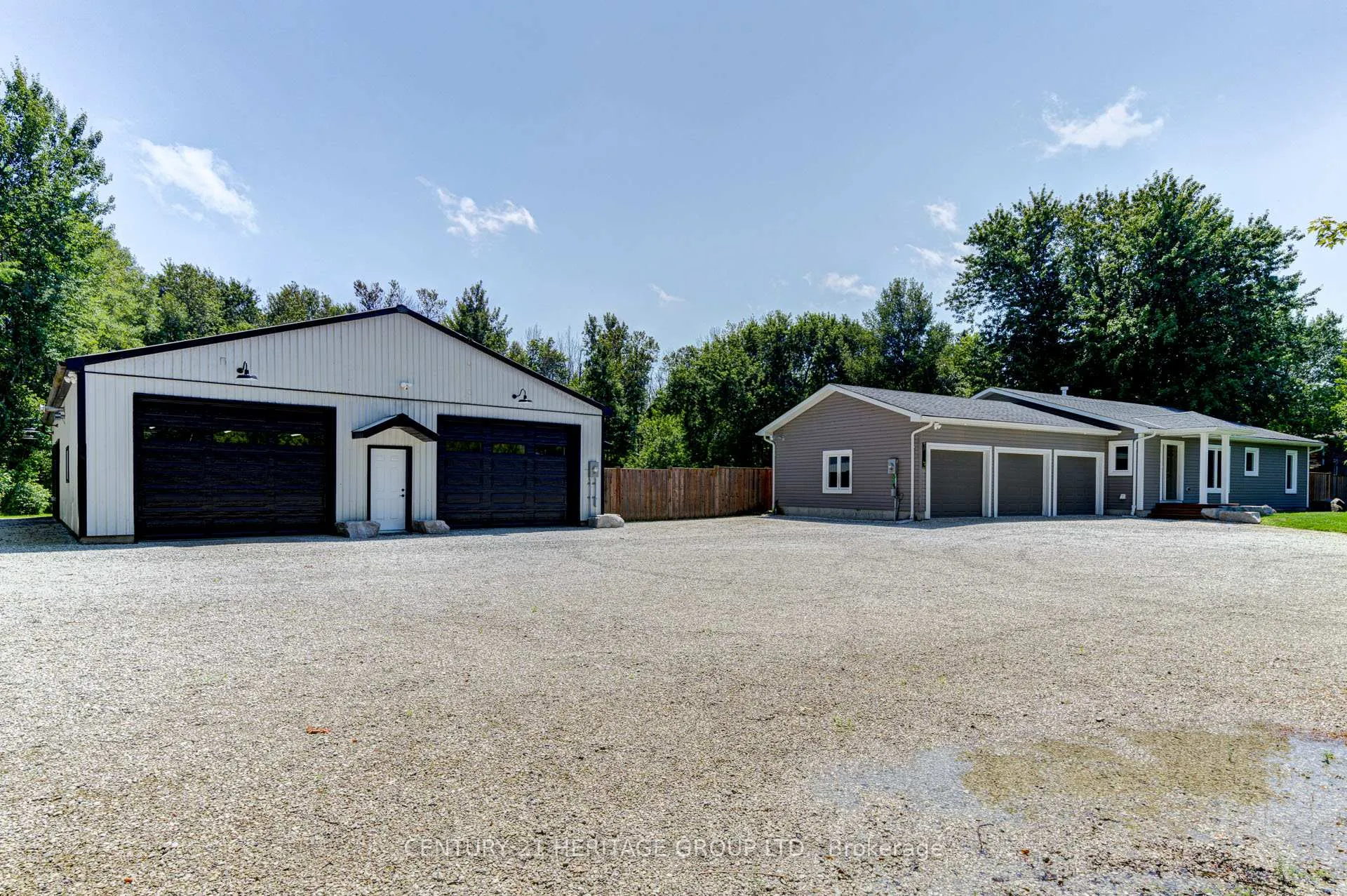 Photo 3 of 1213 Shore Acres Drive, Innisfil, Gilford — HOMEH