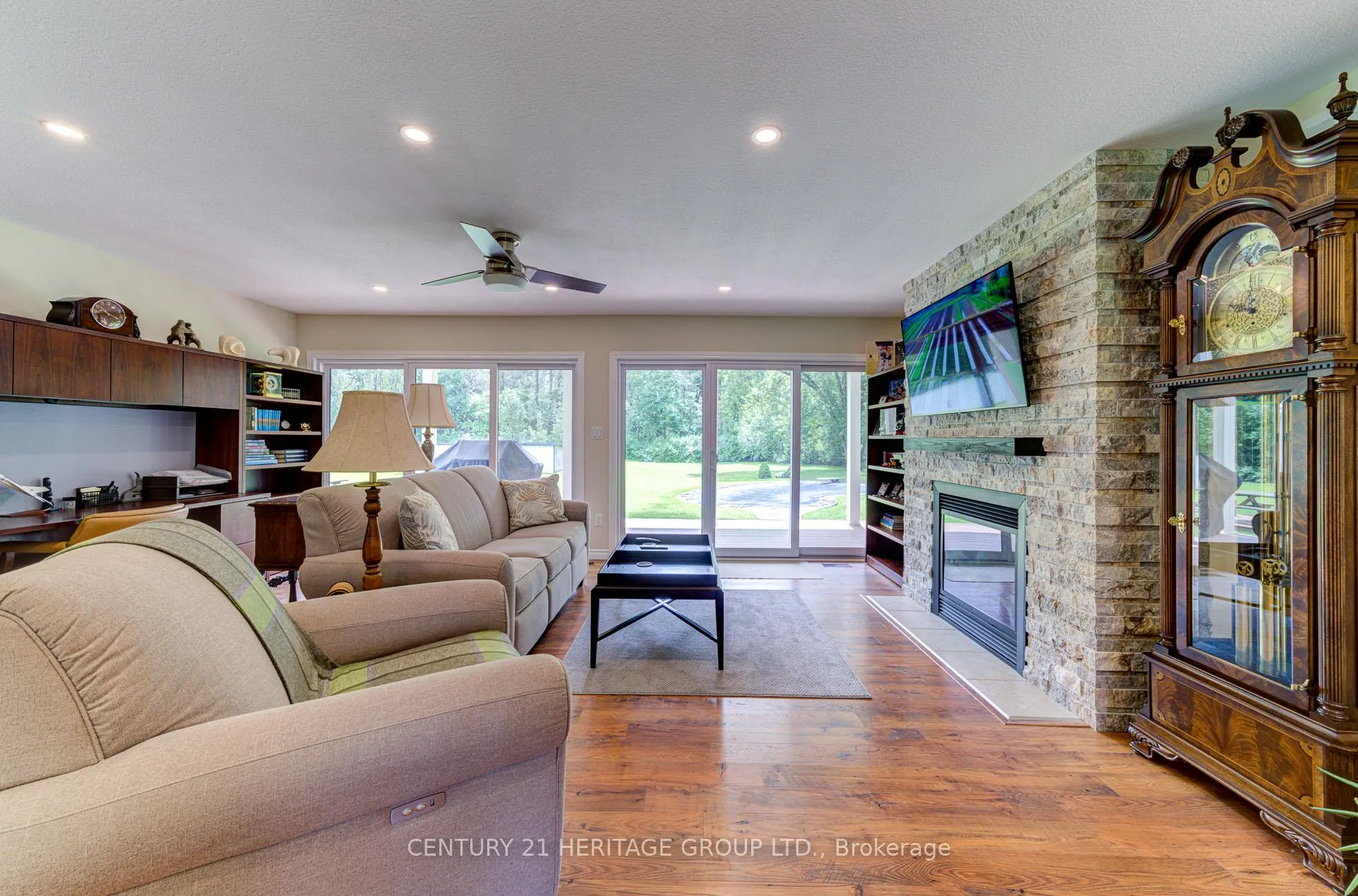 Photo 6 of 1213 Shore Acres Drive, Innisfil, Gilford — HOMEH