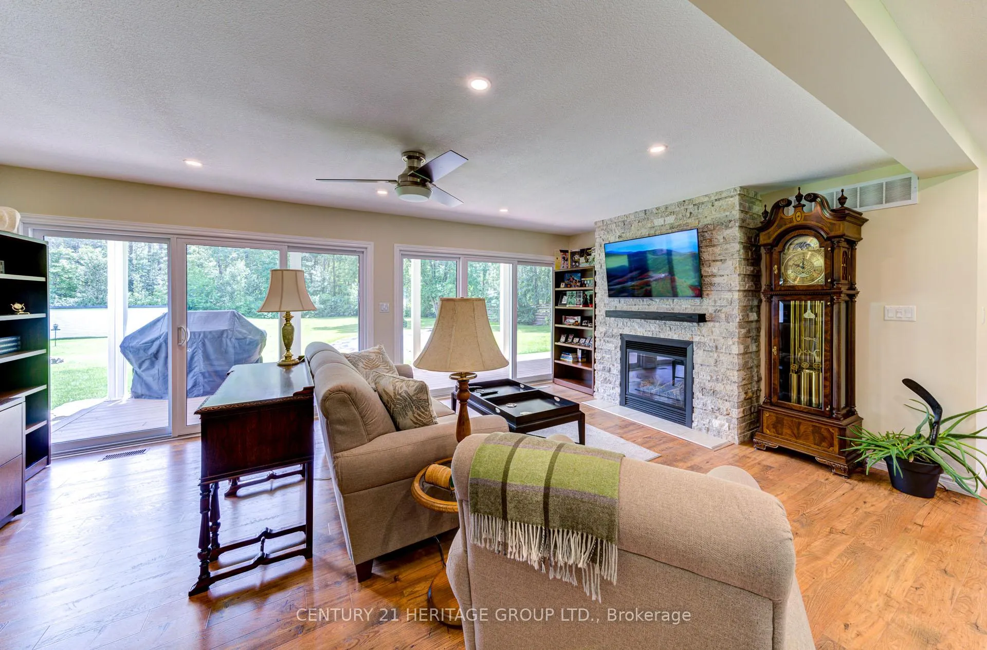 Photo 9 of 1213 Shore Acres Drive, Innisfil, Gilford — HOMEH