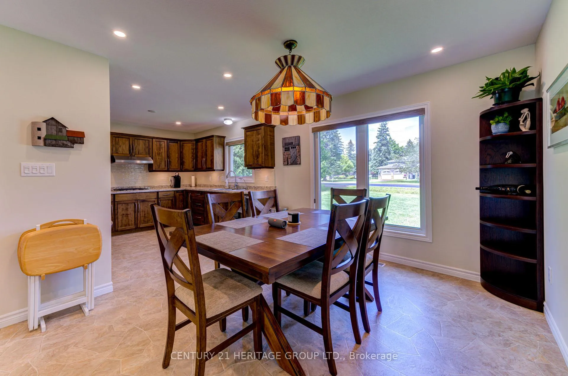 Photo 11 of 1213 Shore Acres Drive, Innisfil, Gilford — HOMEH
