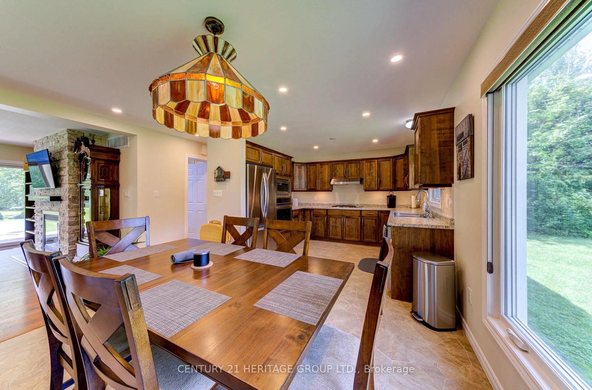Photo 13 of 1213 Shore Acres Drive, Innisfil, Gilford — HOMEH