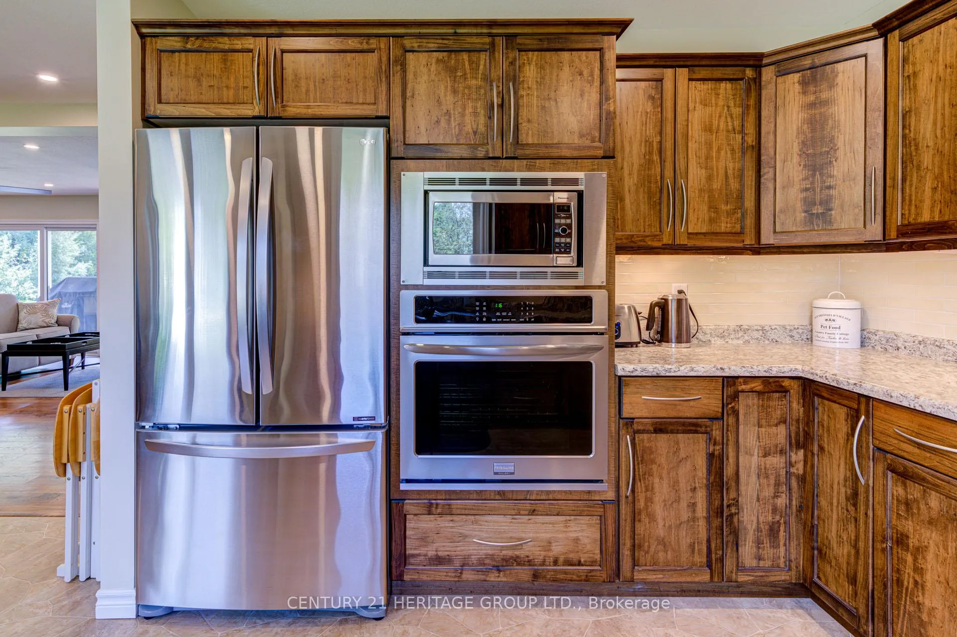 Photo 14 of 1213 Shore Acres Drive, Innisfil, Gilford — HOMEH