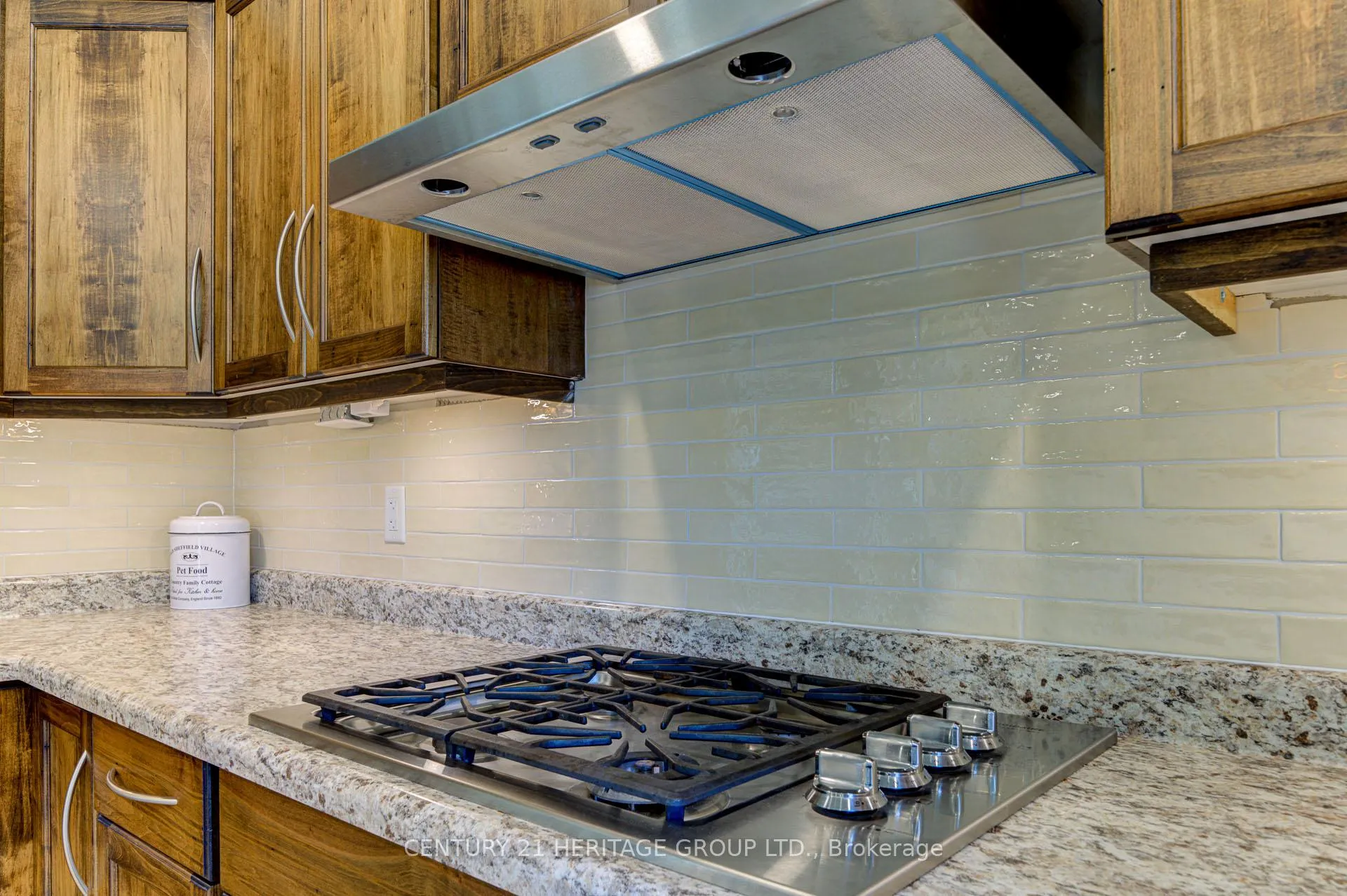Photo 15 of 1213 Shore Acres Drive, Innisfil, Gilford — HOMEH
