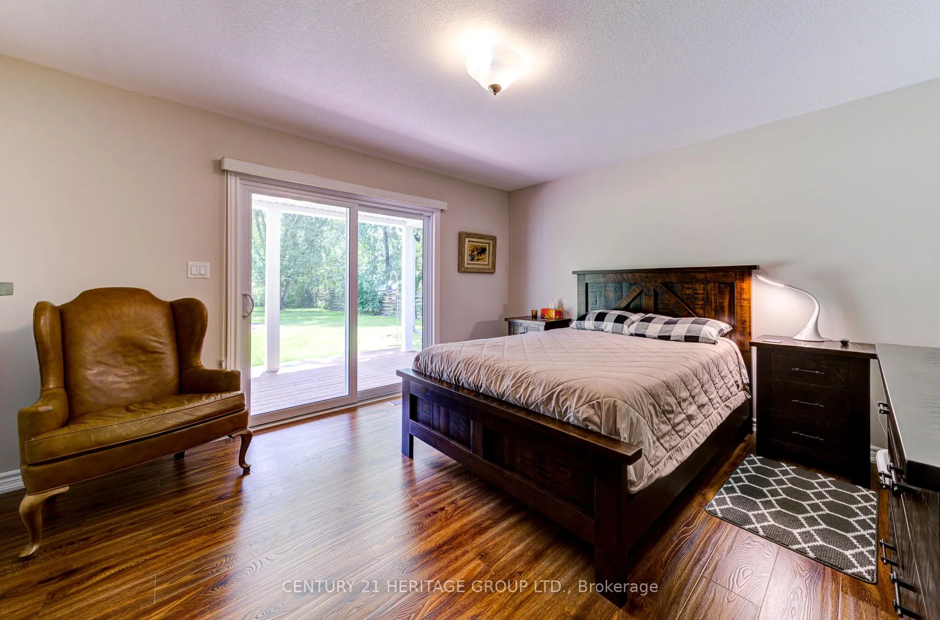 Photo 18 of 1213 Shore Acres Drive, Innisfil, Gilford — HOMEH