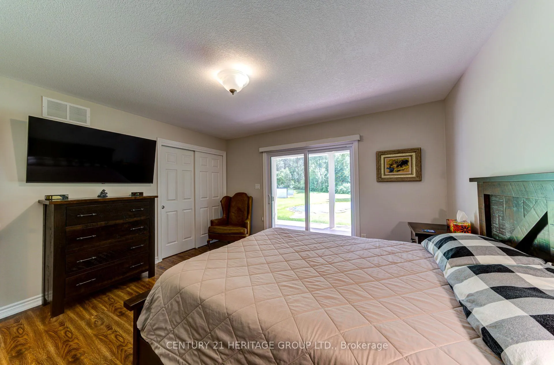 Photo 19 of 1213 Shore Acres Drive, Innisfil, Gilford — HOMEH