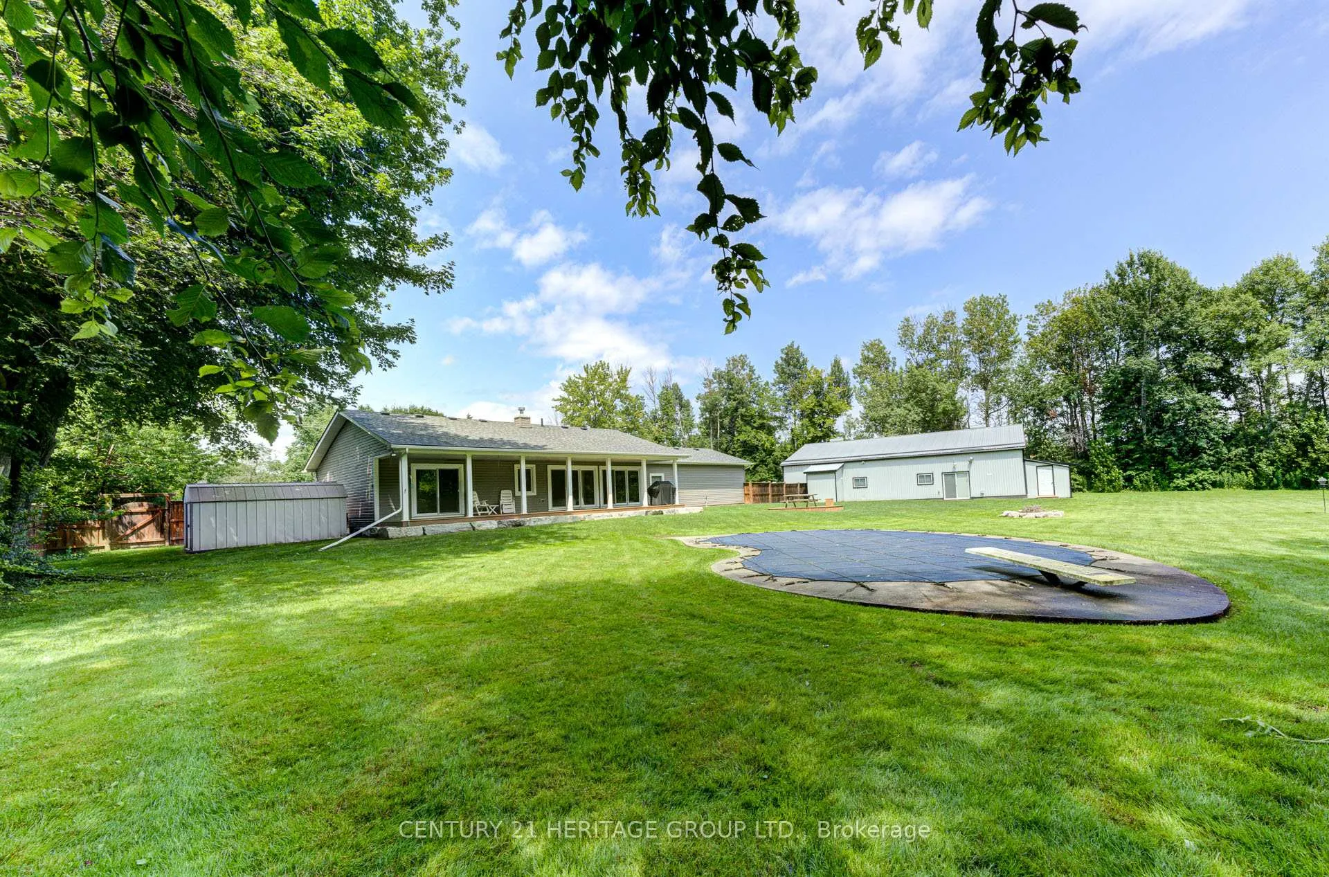Photo 36 of 1213 Shore Acres Drive, Innisfil, Gilford — HOMEH