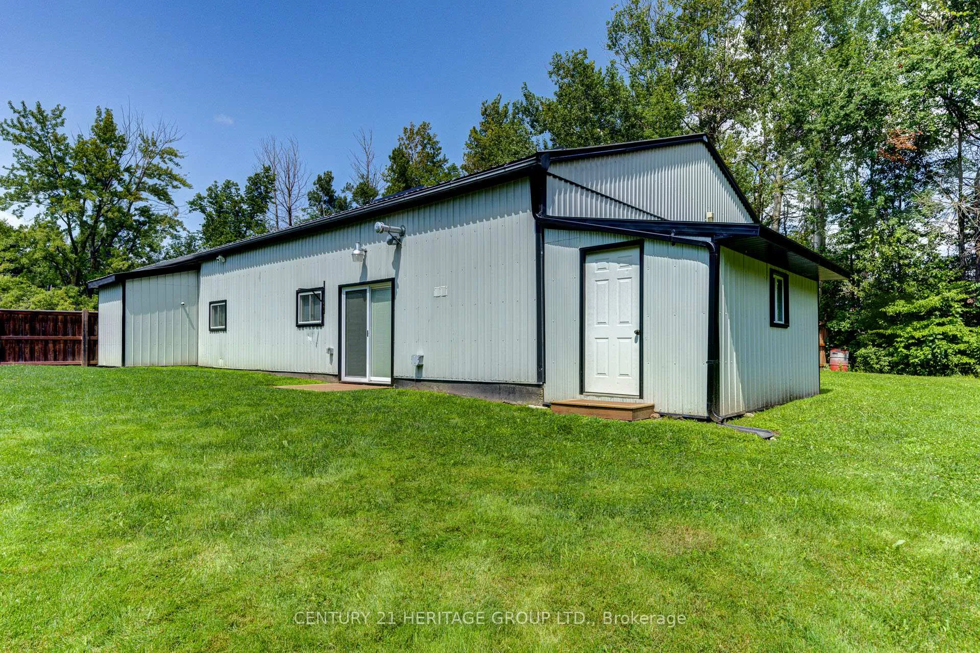 Photo 38 of 1213 Shore Acres Drive, Innisfil, Gilford — HOMEH