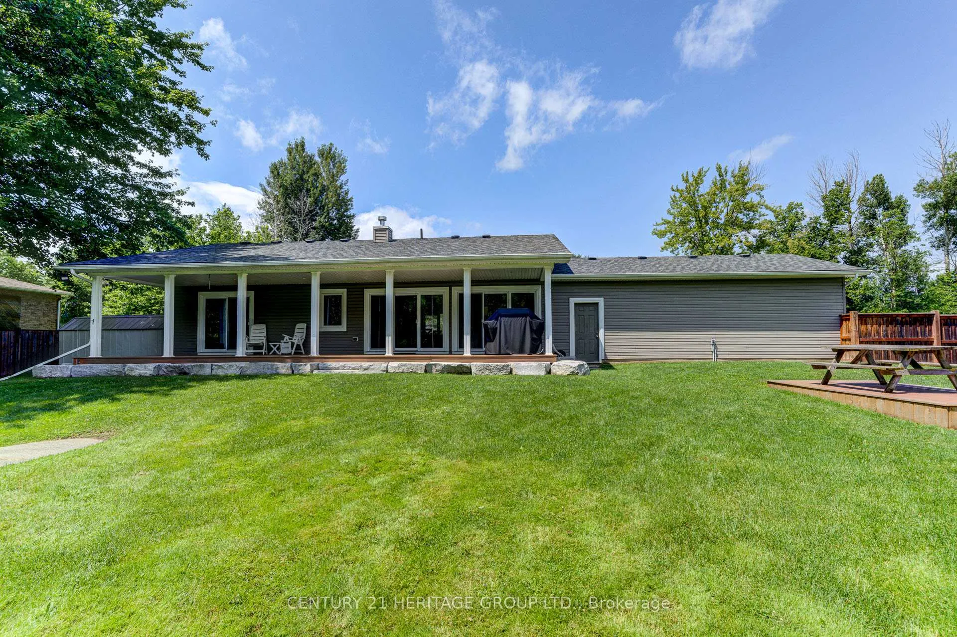 Photo 40 of 1213 Shore Acres Drive, Innisfil, Gilford — HOMEH