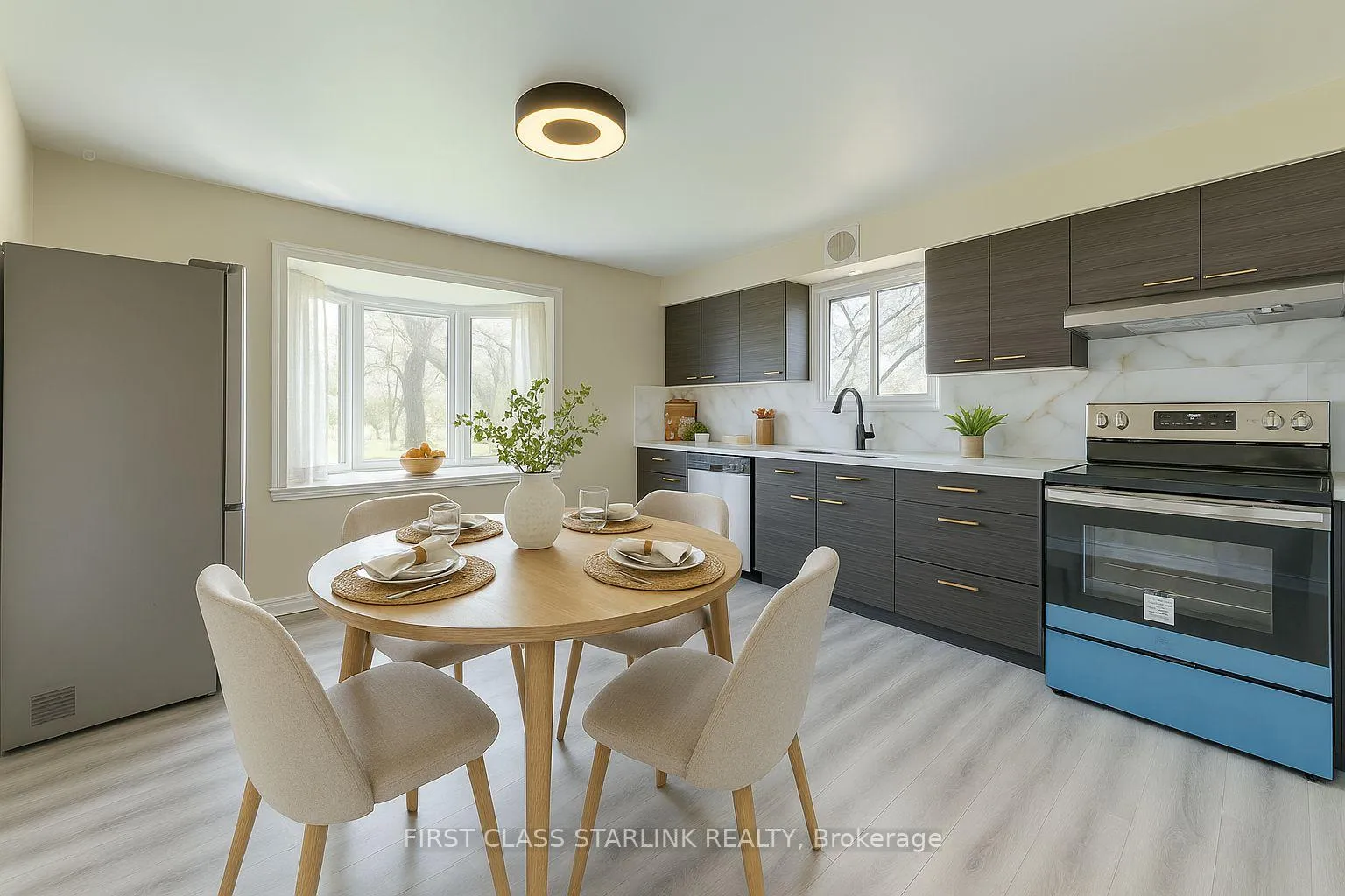Photo 12 of 57 Mcdonald Court, Hamilton, Waterdown — HOMEH