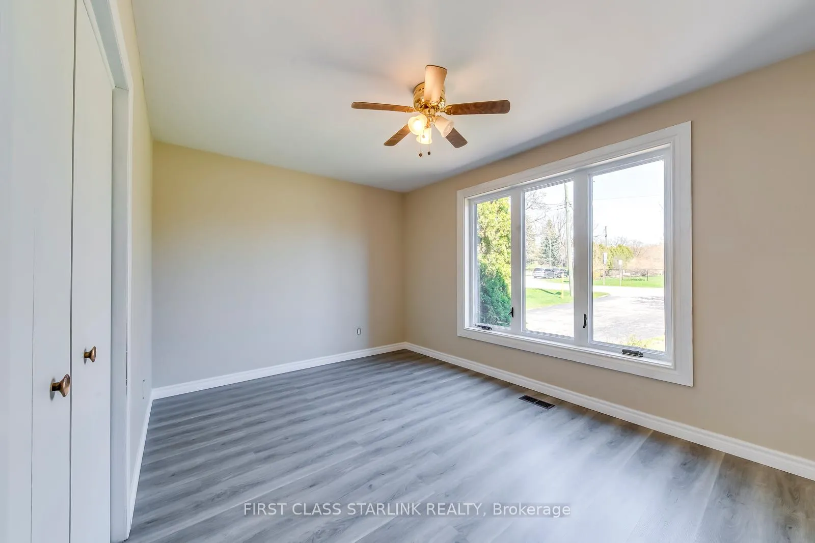 Photo 15 of 57 Mcdonald Court, Hamilton, Waterdown — HOMEH