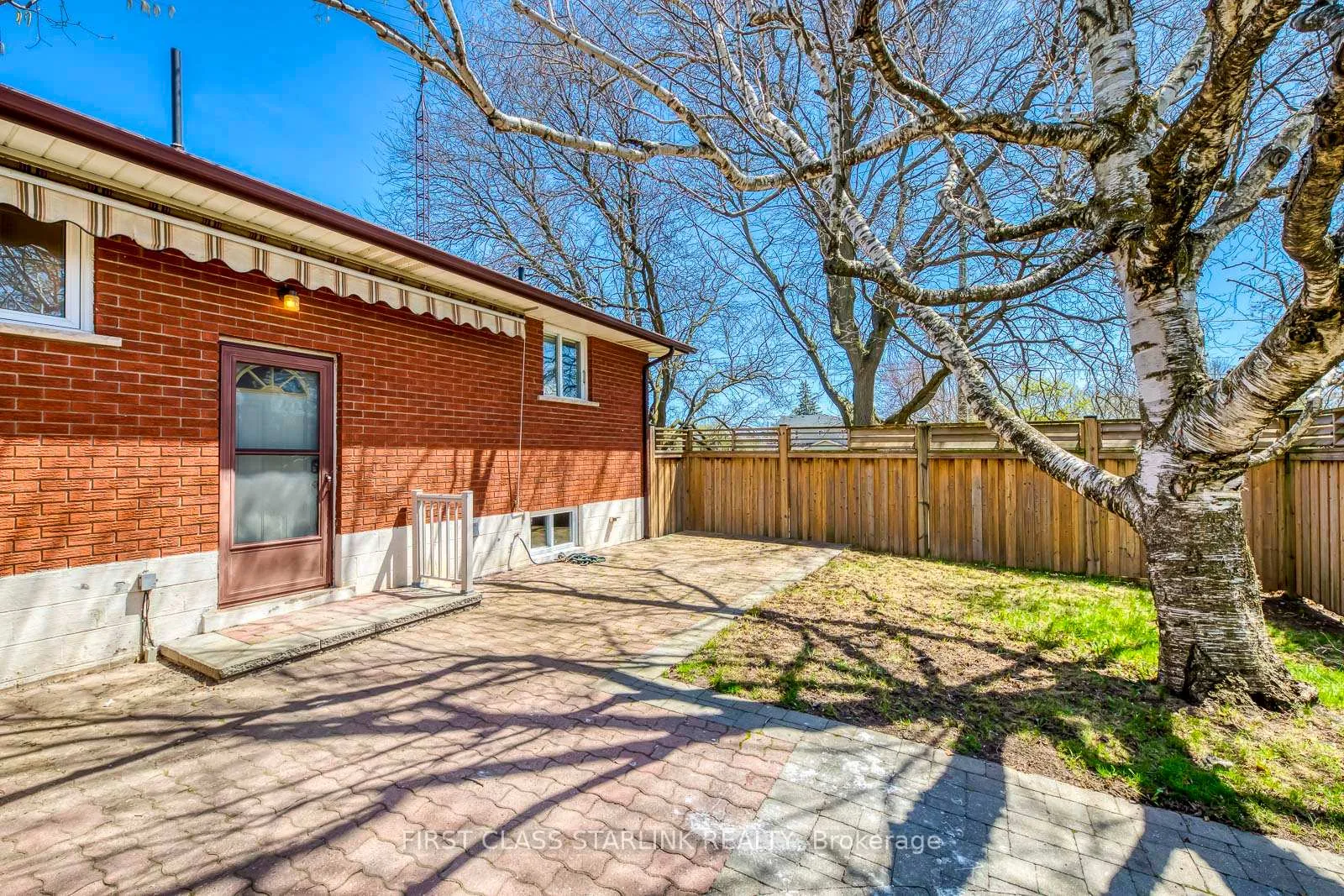 Photo 31 of 57 Mcdonald Court, Hamilton, Waterdown — HOMEH