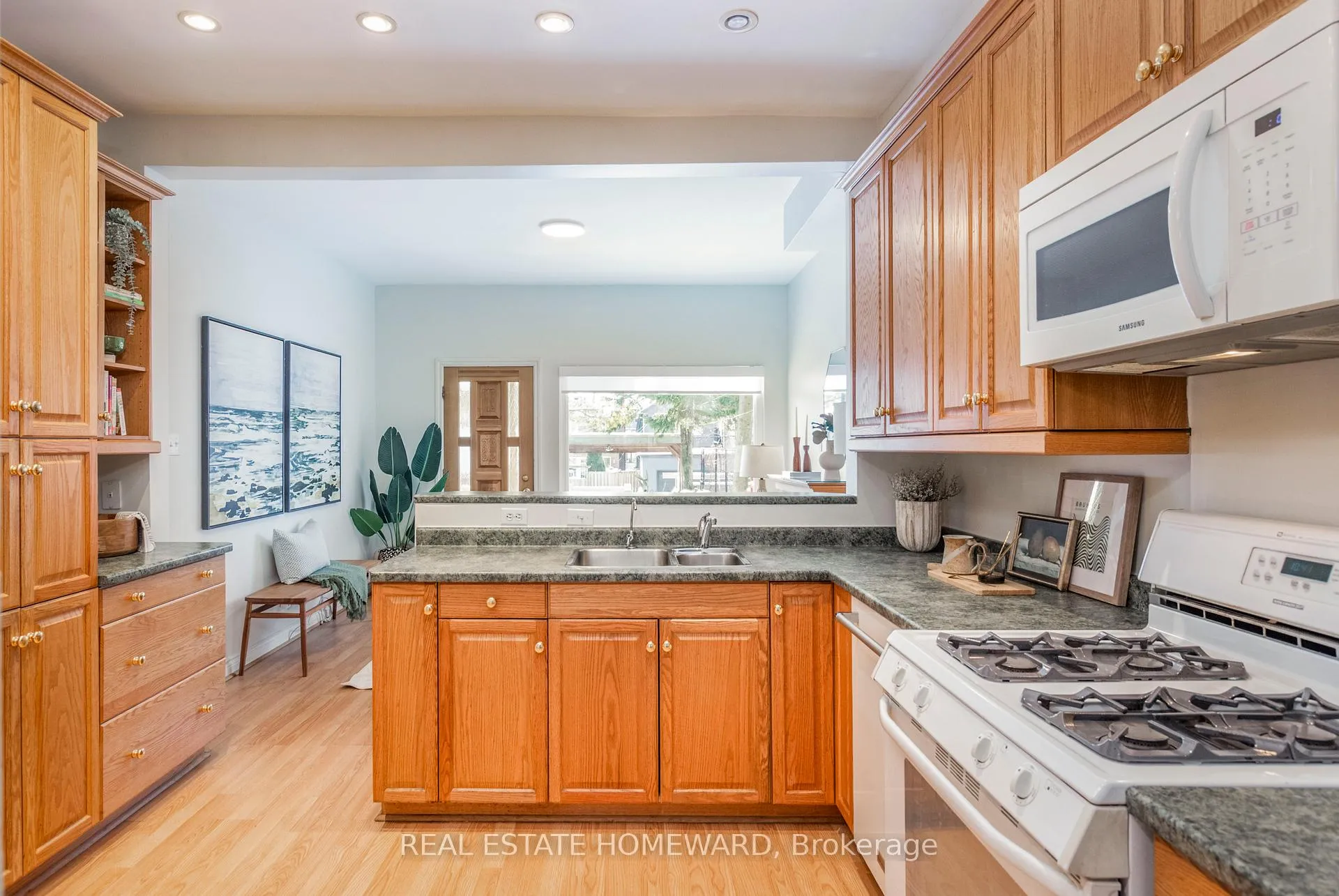 Photo 11 of 487 Davisville Avenue, Toronto, Mount Pleasant East — HOMEH