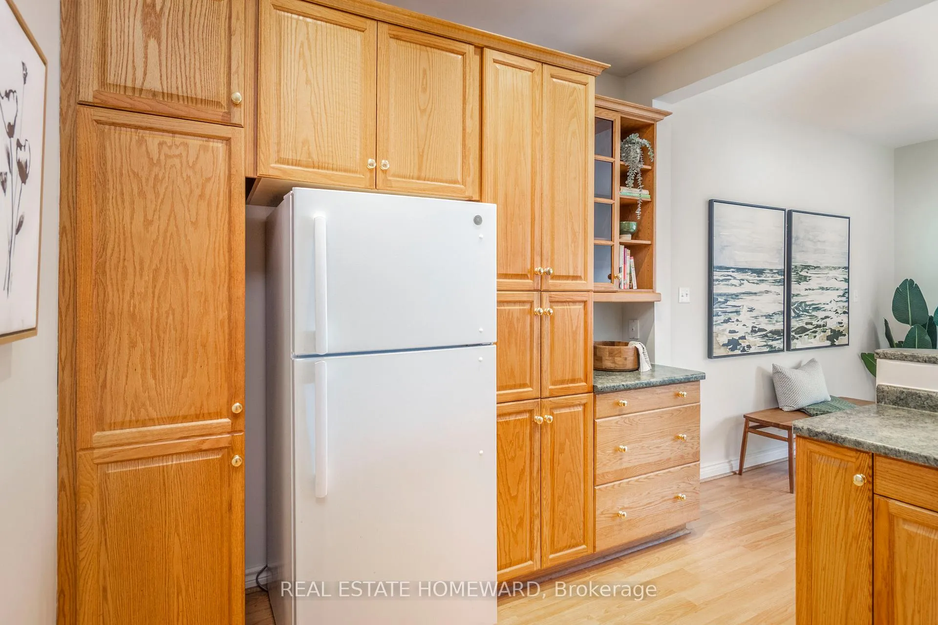 Photo 12 of 487 Davisville Avenue, Toronto, Mount Pleasant East — HOMEH