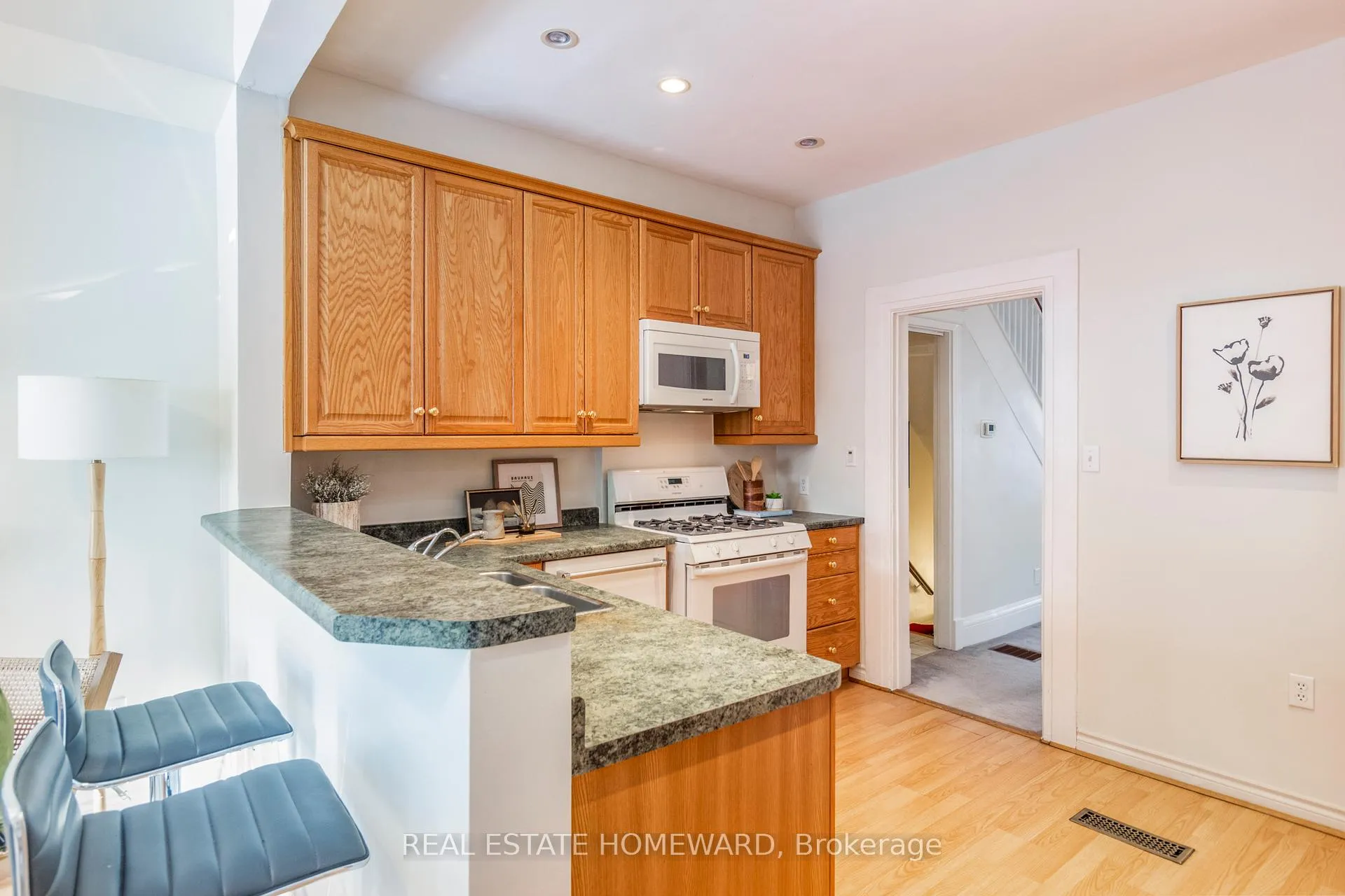 Photo 13 of 487 Davisville Avenue, Toronto, Mount Pleasant East — HOMEH