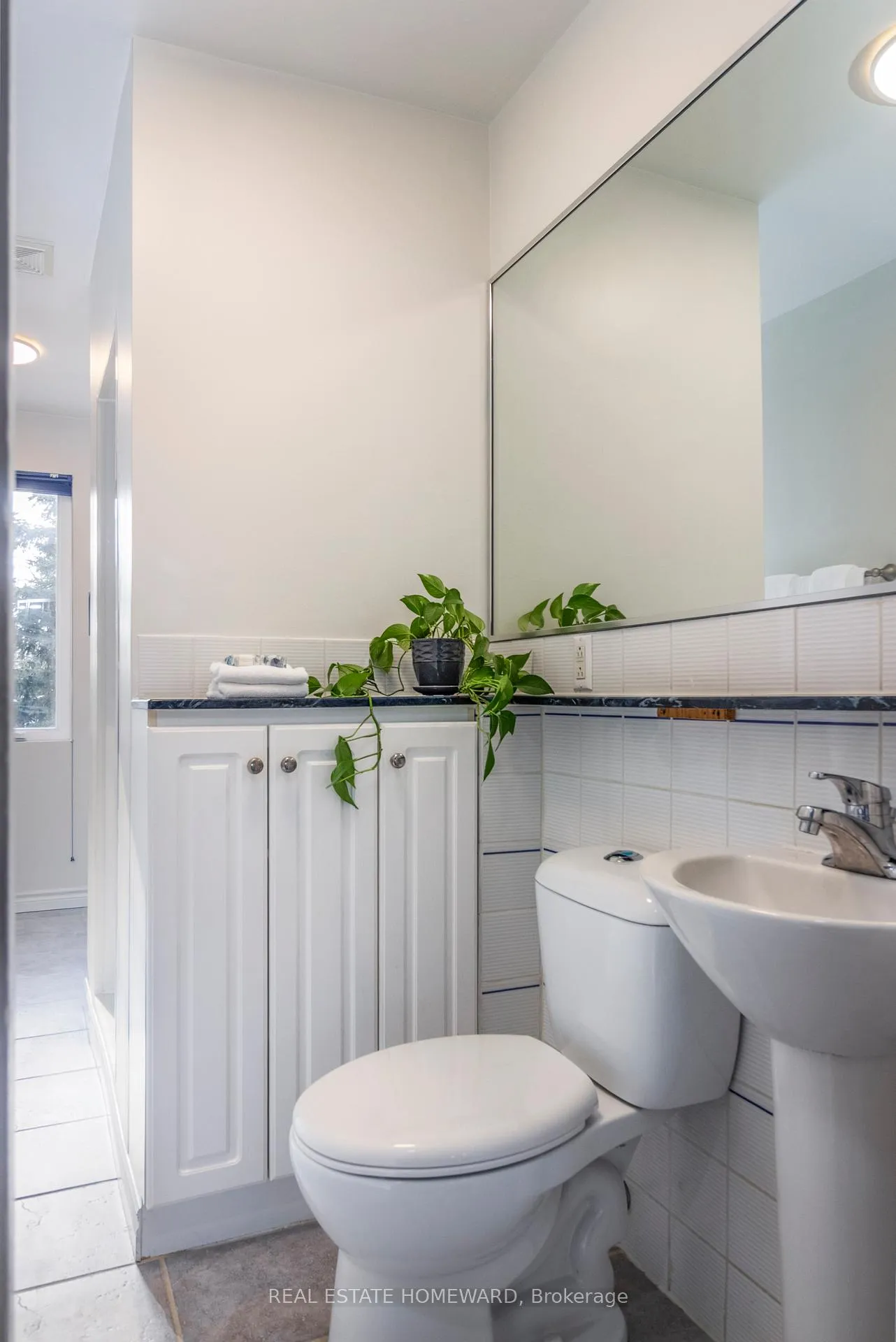Photo 16 of 487 Davisville Avenue, Toronto, Mount Pleasant East — HOMEH