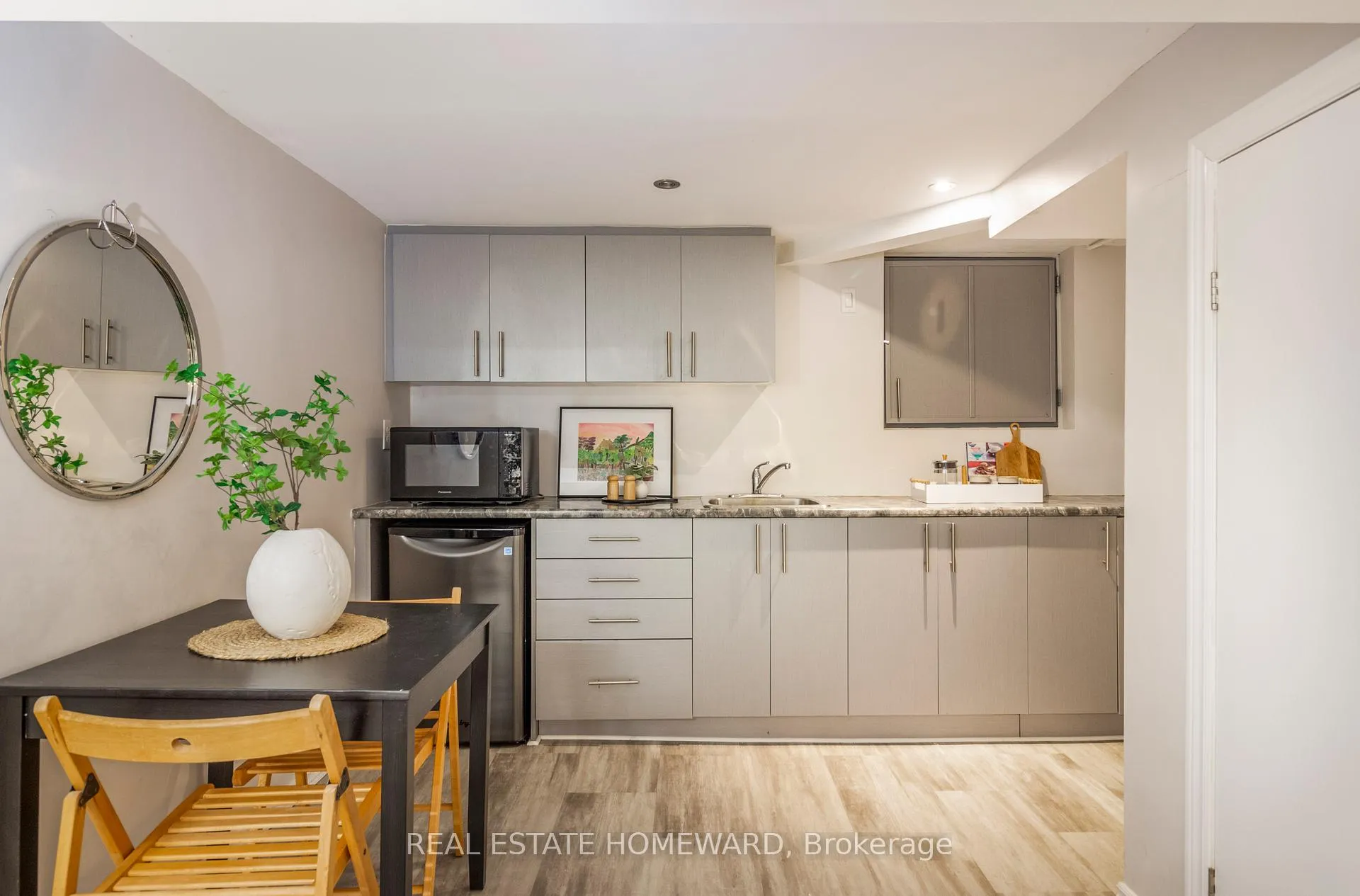 Photo 29 of 487 Davisville Avenue, Toronto, Mount Pleasant East — HOMEH