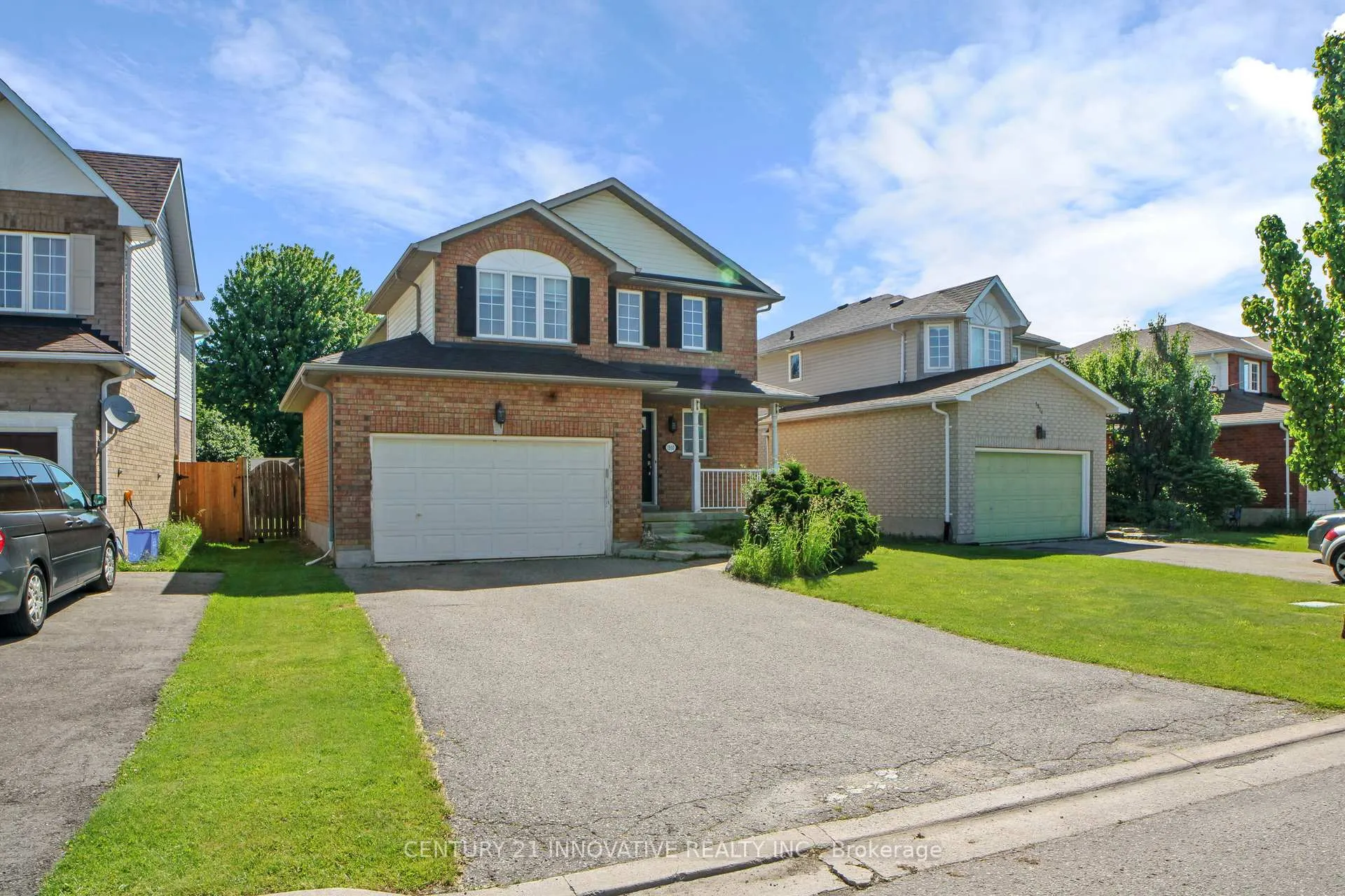 Photo 2 of 1910 Dalhousie Crescent, Oshawa, Samac — HOMEH