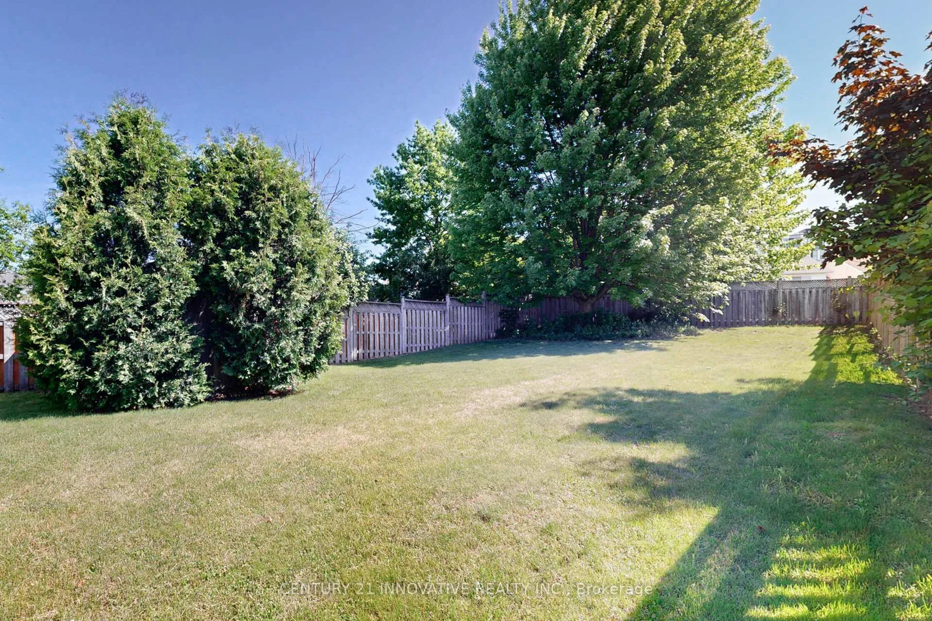 Photo 38 of 1910 Dalhousie Crescent, Oshawa, Samac — HOMEH