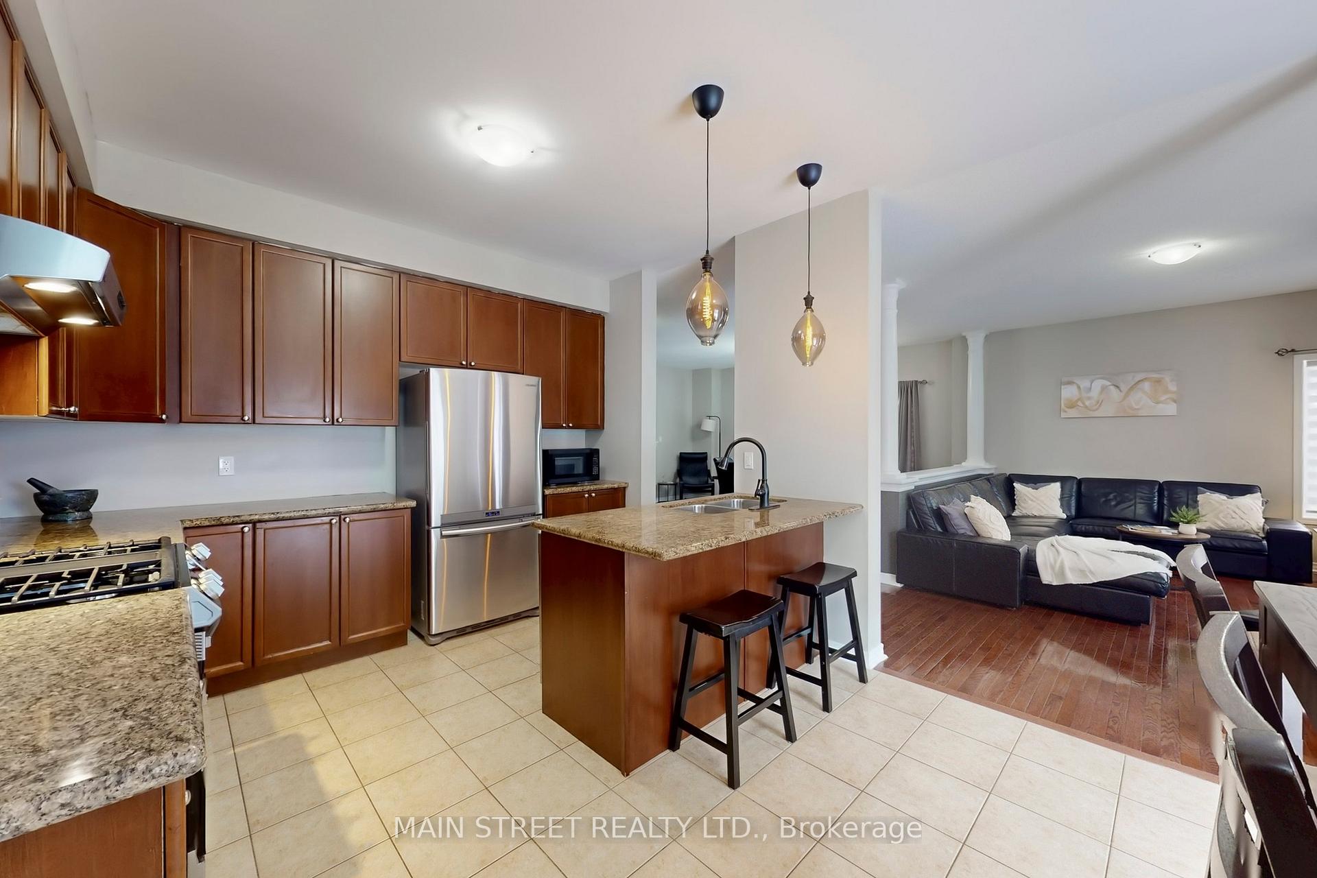 Photo 17 of 58 Tudor Crescent, Barrie, Innis-Shore — HOMEH