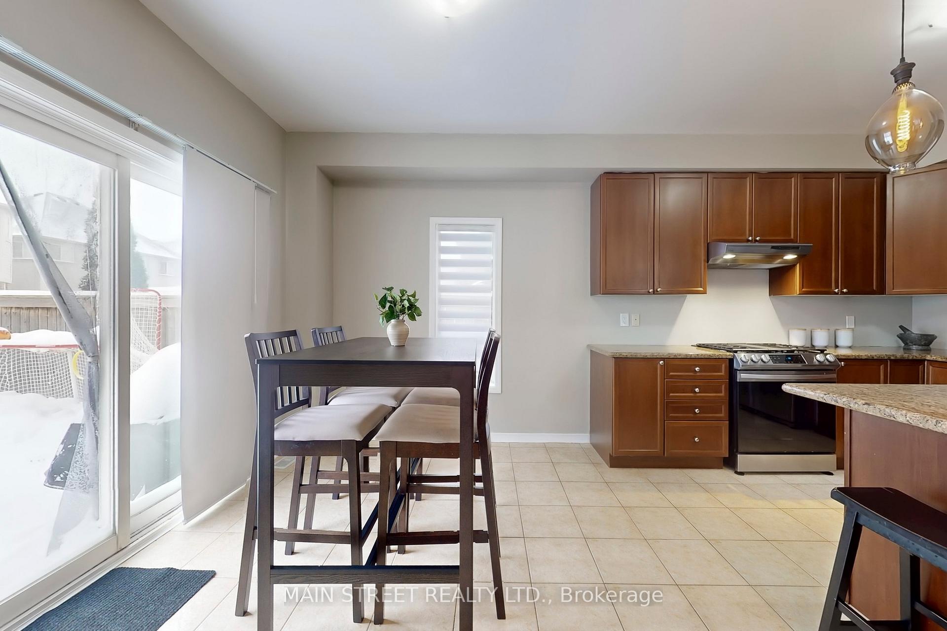Photo 19 of 58 Tudor Crescent, Barrie, Innis-Shore — HOMEH